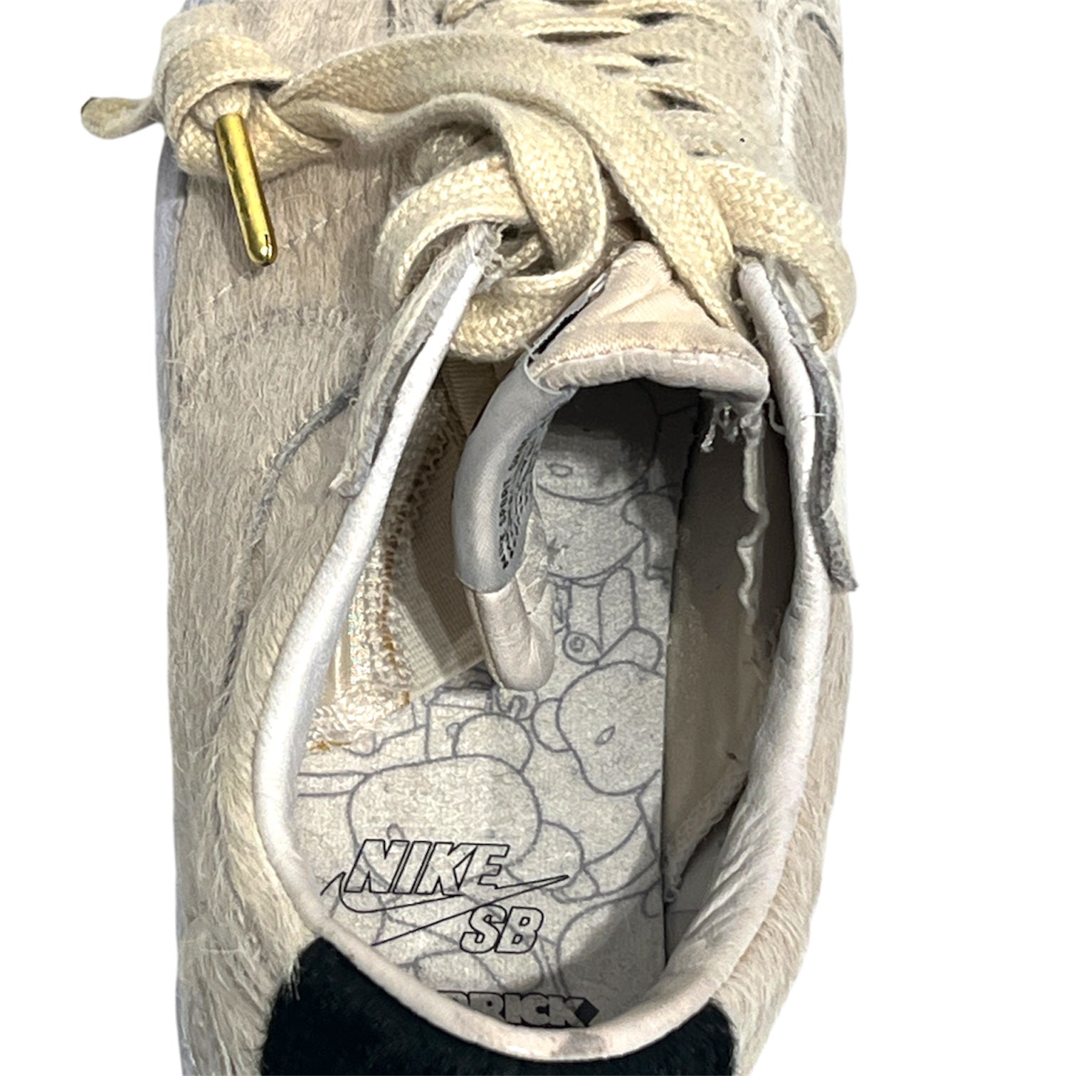 NIKE SB/Low-Sneakers/US 8.5/Fur/CRM/BEARBRICK view 3