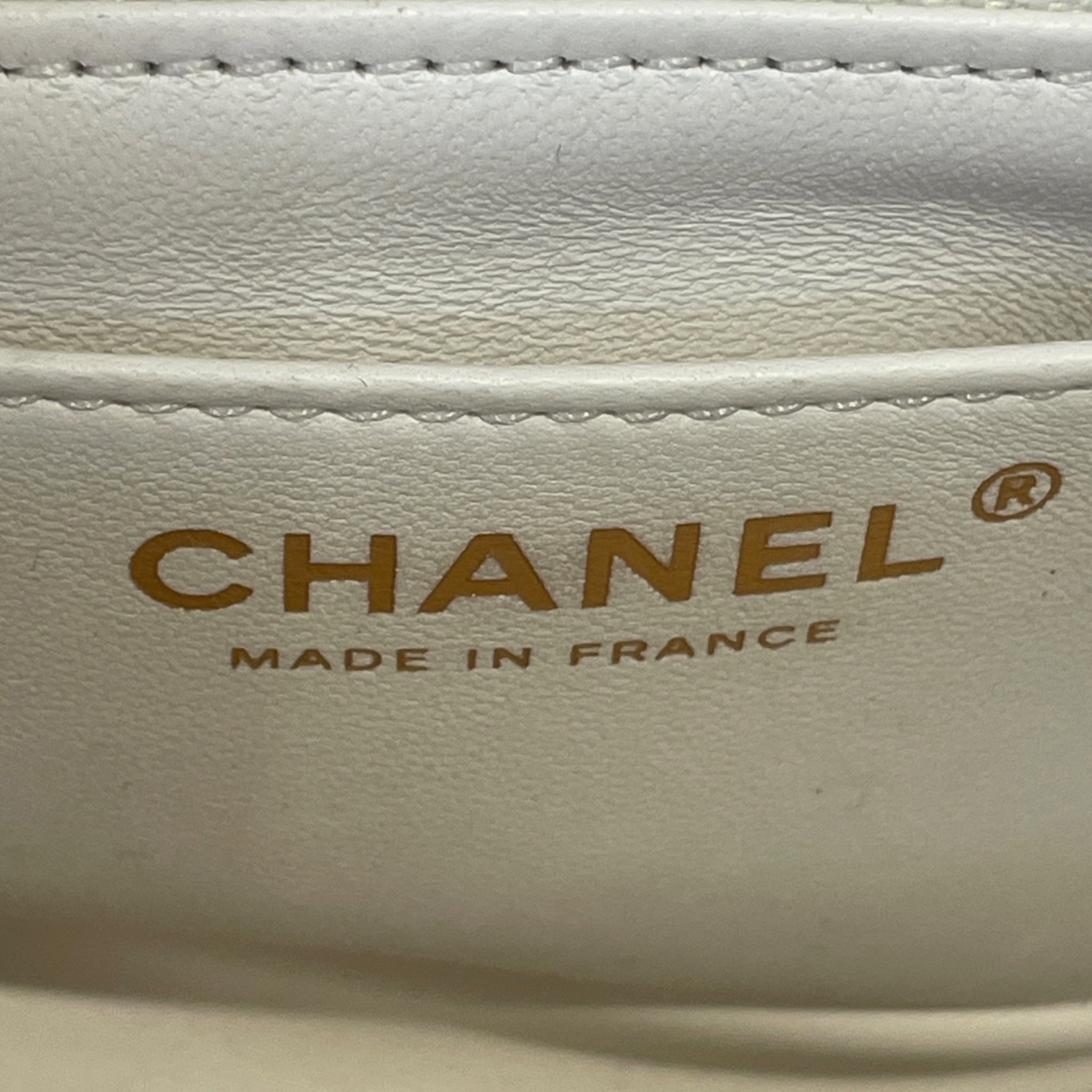CHANEL/Cross Body Bag/Leather/WHT/GOLD HARDWARE AND CHAIN view 6