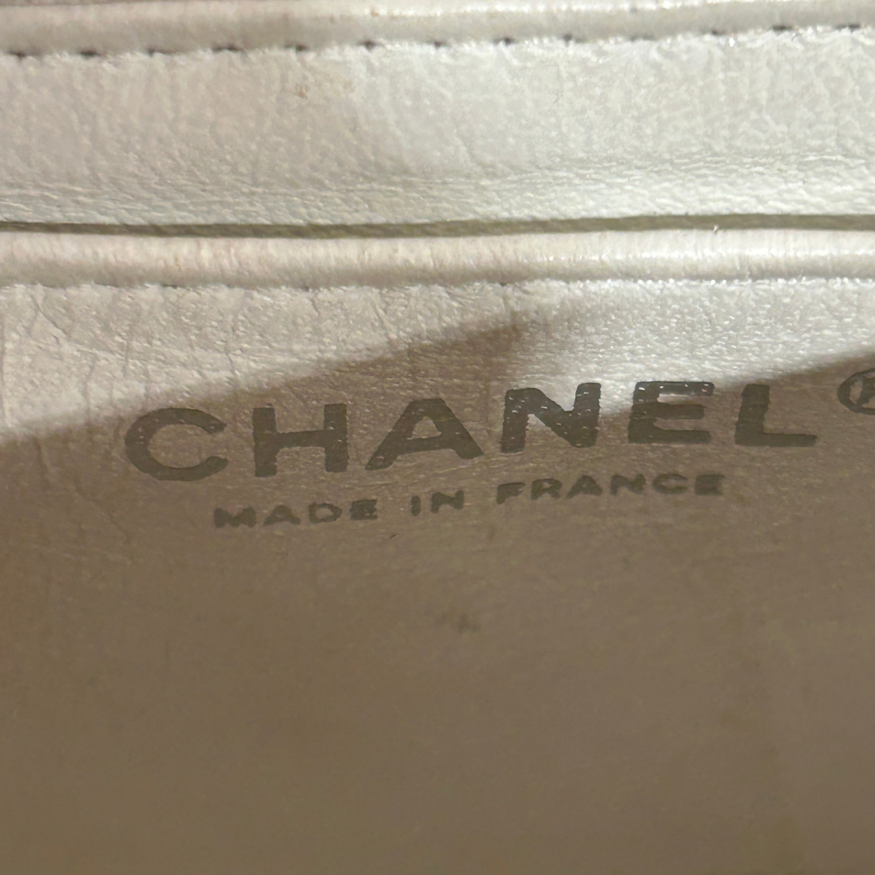 CHANEL/Bag/WHT/Mini Caviar Flap view 5