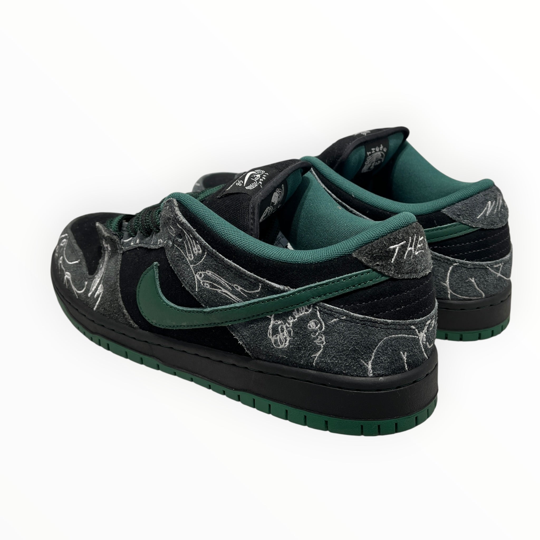 NIKE/Low-Sneakers/US 11/Graphic/Suede/NVY/Three Skateboards Sneakers view 2