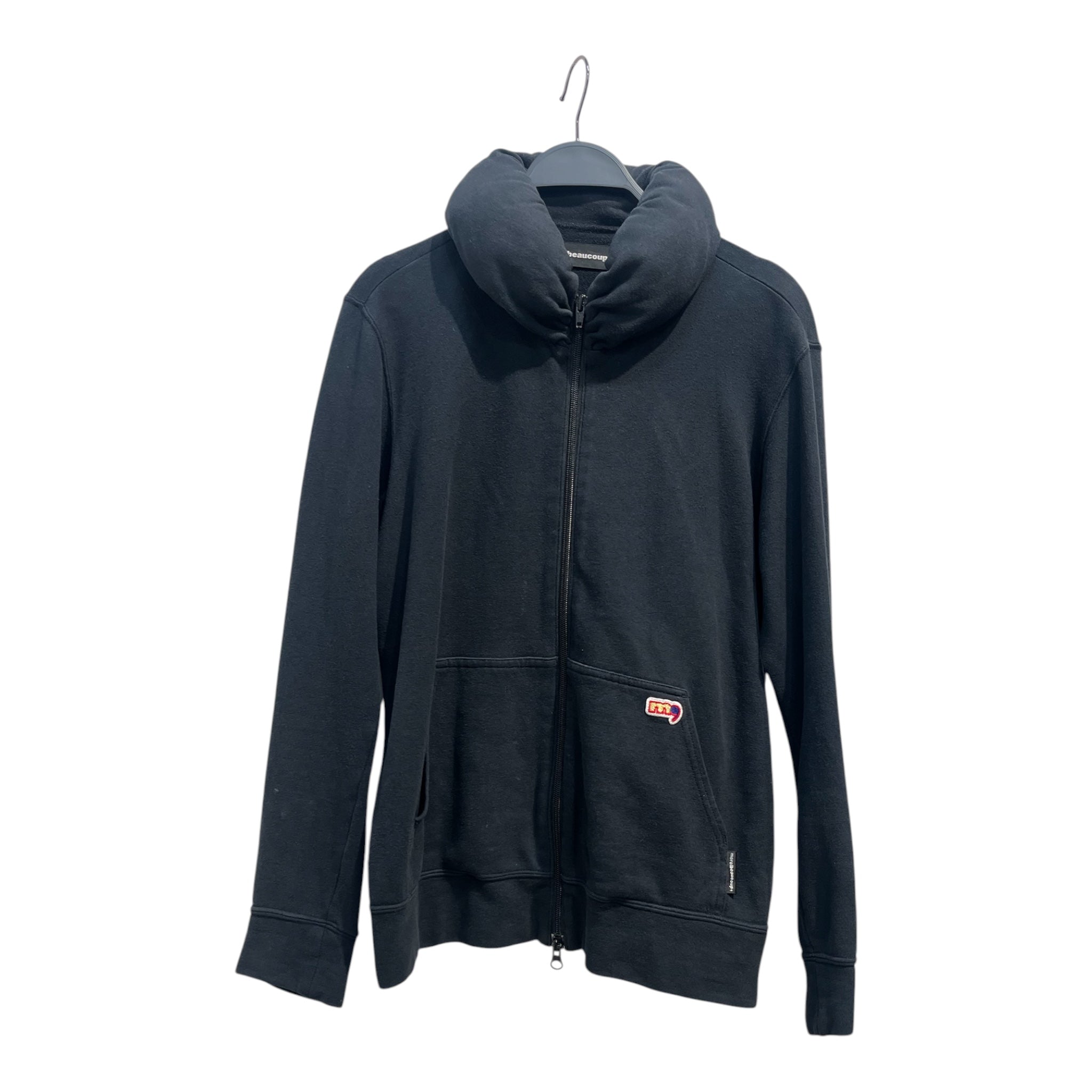 mercibeaucoup，/Jacket/1/BLK/STUFFED NECK FRONTPOCKET LOGO view 1