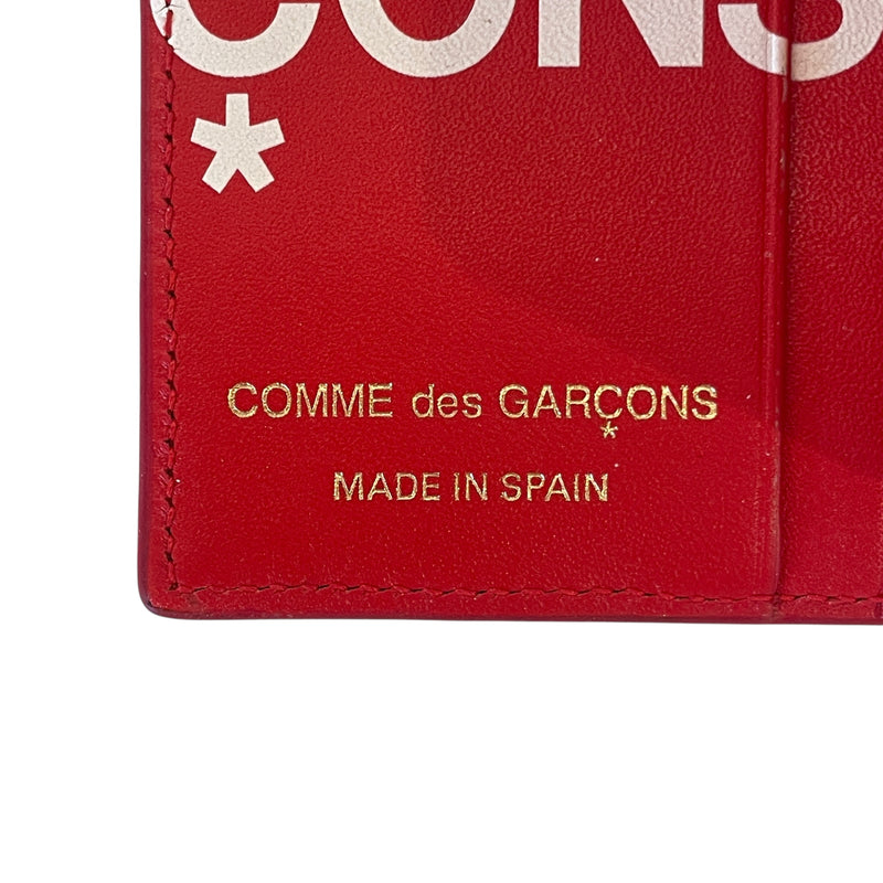COMME des GARCONS/Bifold Wallet/Graphic/Leather/RED/COMME DES GARCON BOLD FONT