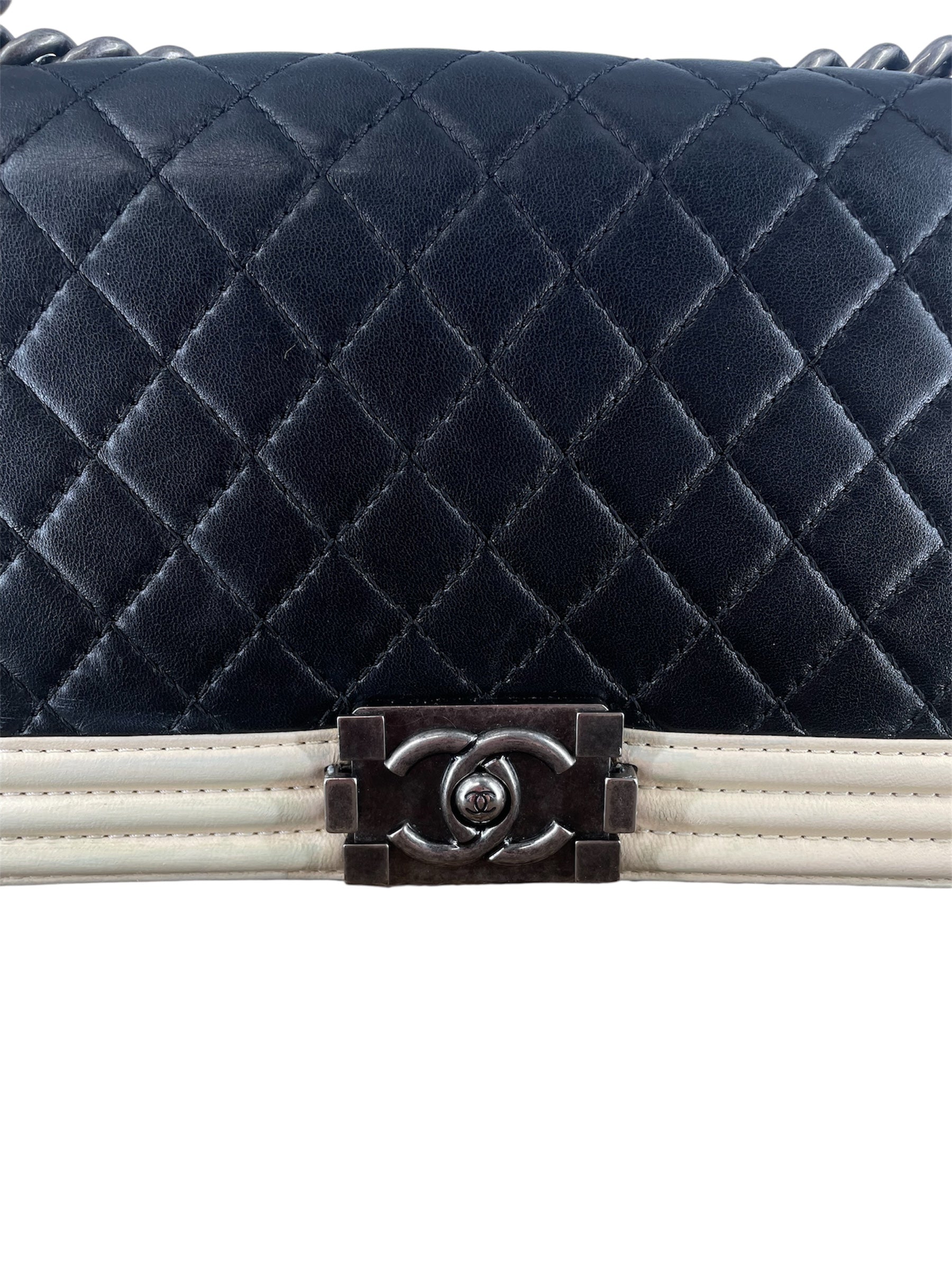 CHANEL/Cross Body Bag/Leather/BLK/BLACK CROSSBODY BAG view 5