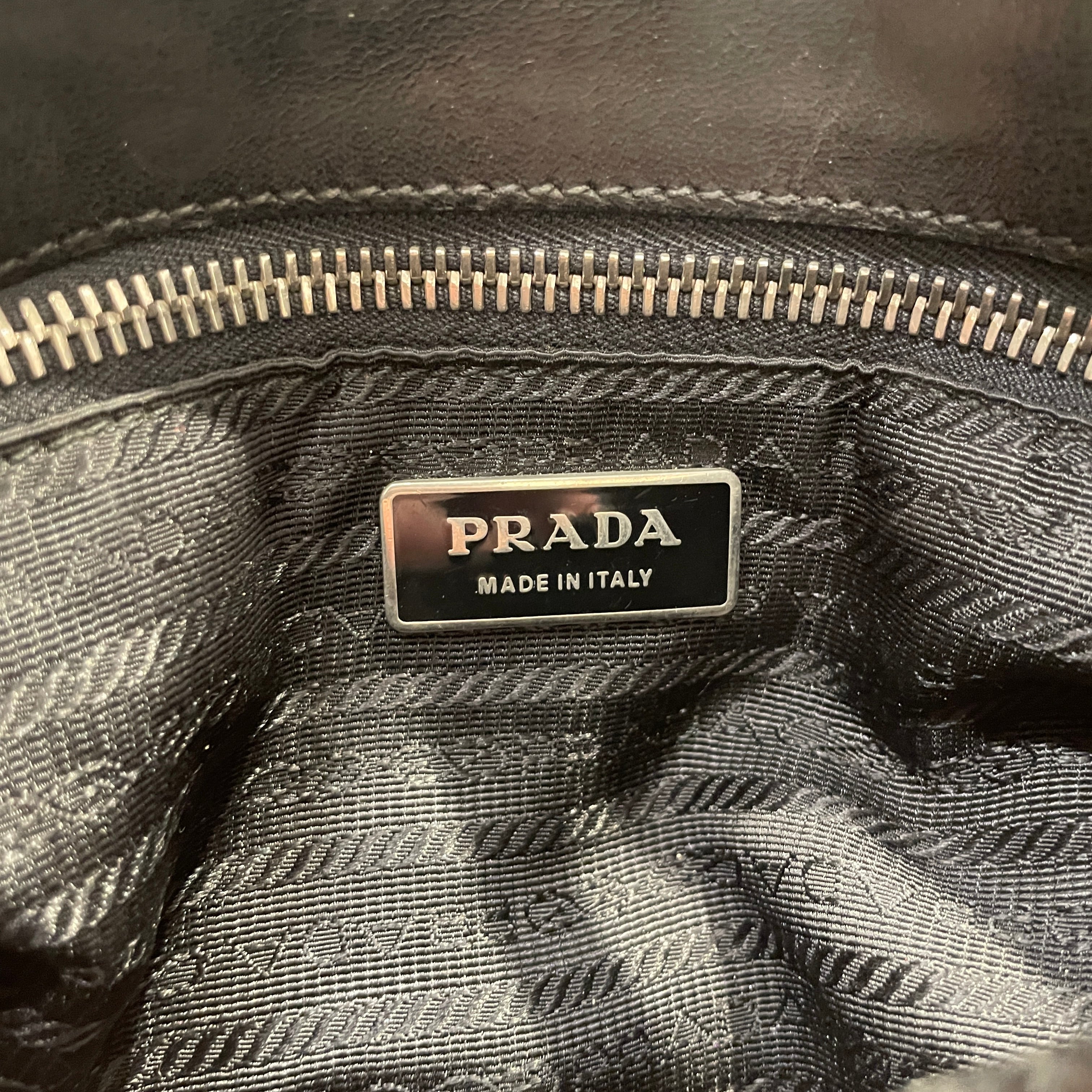 PRADA/Bag/Leather/BLK/LOCK ON FRONT view 5