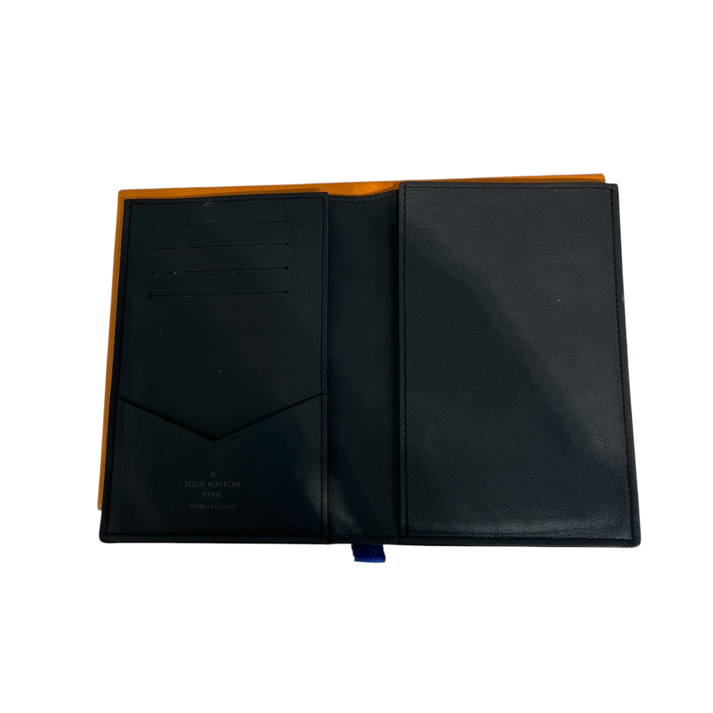 LOUIS VUITTON/Pass Case/Leather/BLK/L's/Embossed passport holder view 4