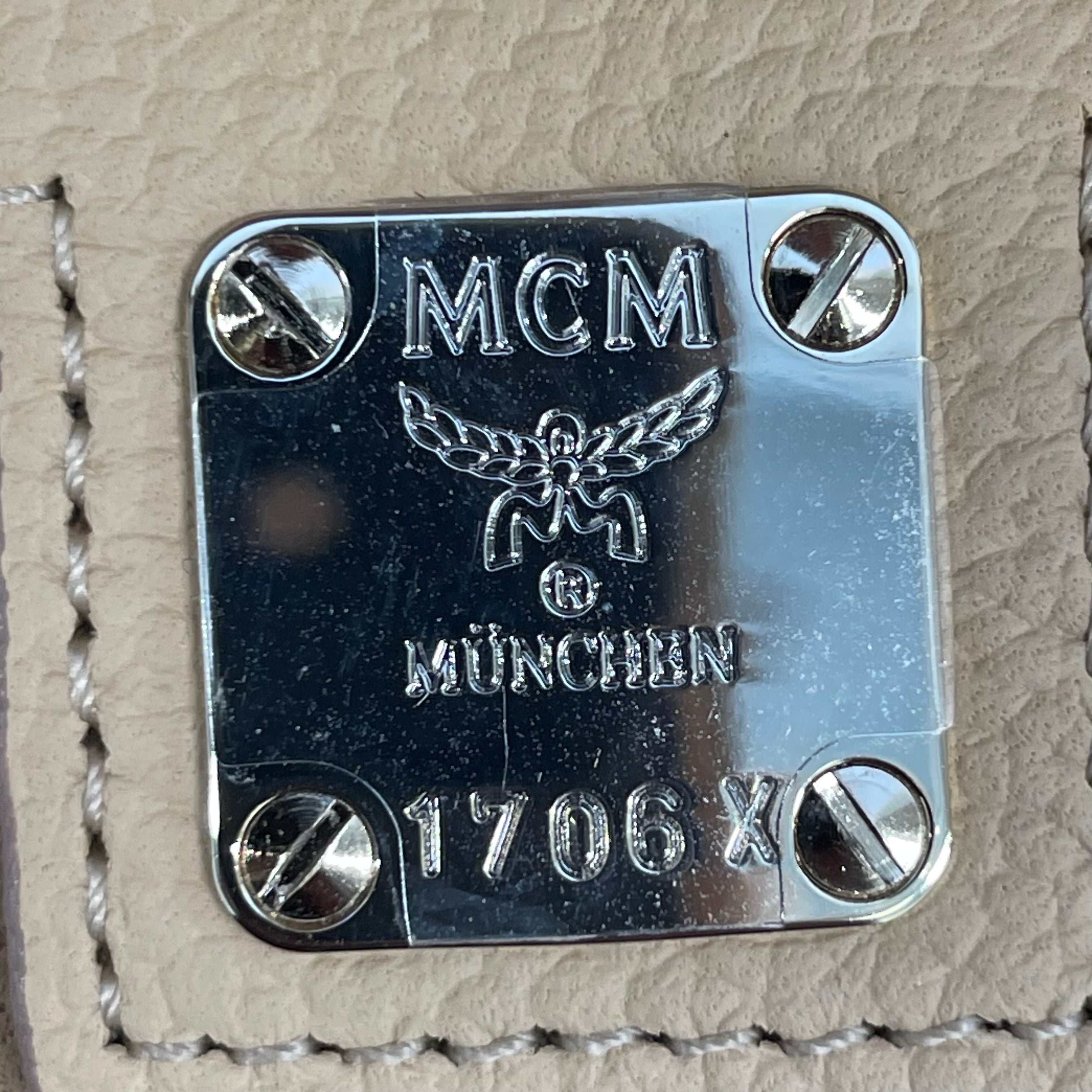 MCM/Cross Body Bag/Monogram/Leather/CRM/goldhardware/envalope bag view 6