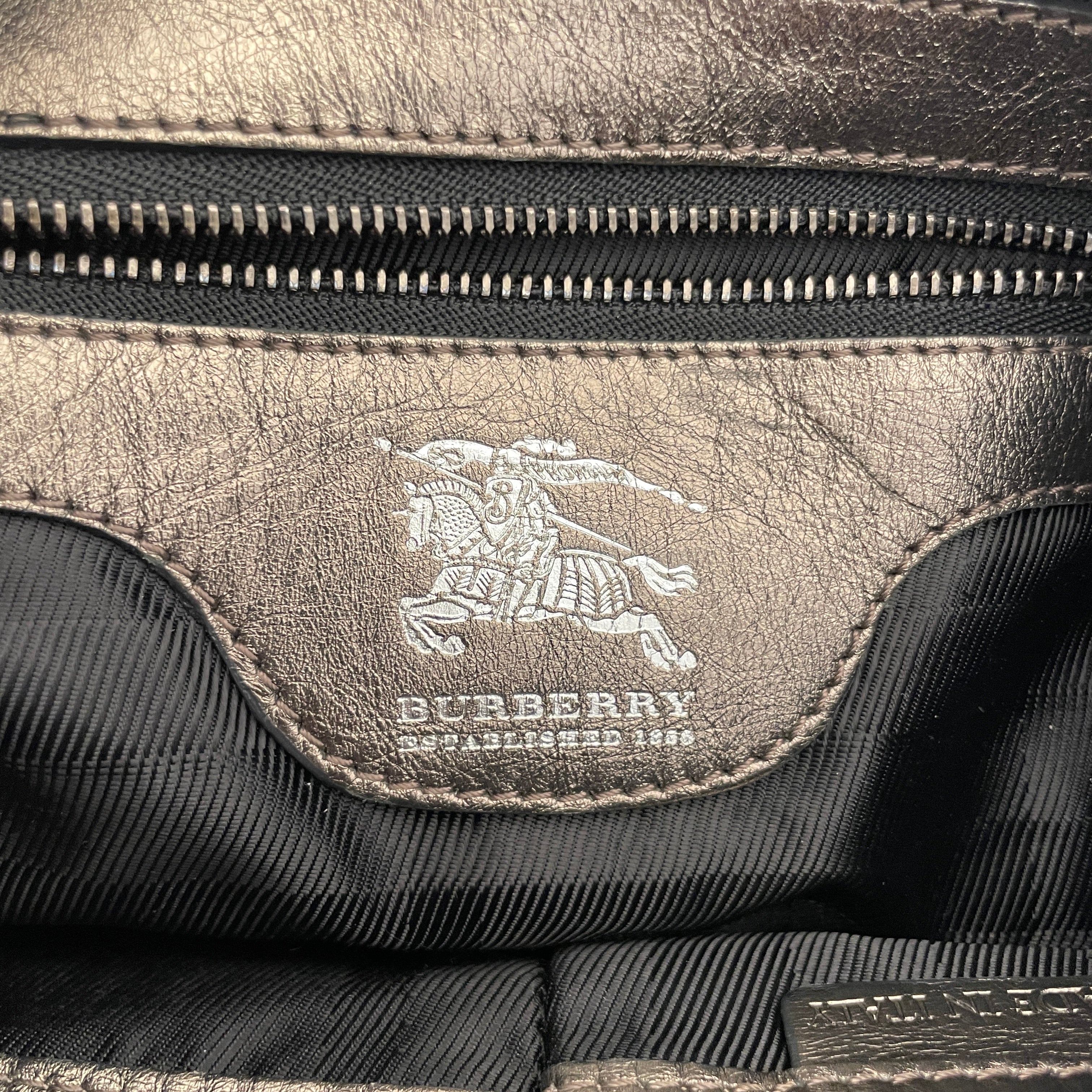 BURBERRY/Bag/Iridescent/Leather/GLD/ QUILTED LEATHER SHOULDER bAG view 6