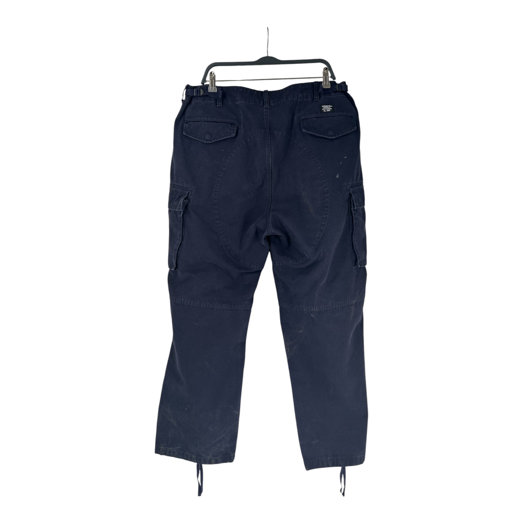 Supreme/Cargo Pants/36/Cotton/NVY/pkts on side abv knee view 2
