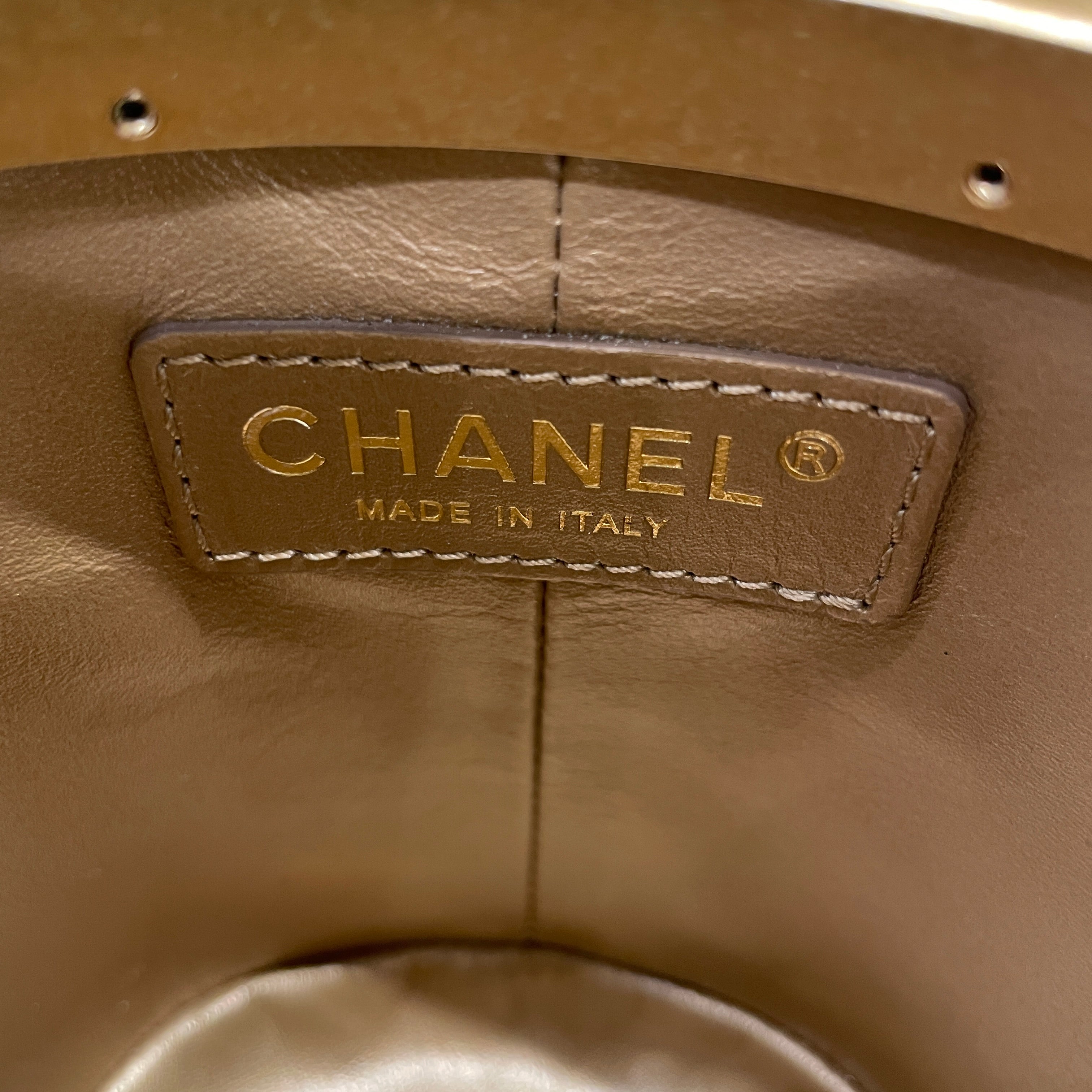 CHANEL/Cross Body Bag/Leather/BLK/QUILTED DIAMOND VANITY BOX BAG view 3