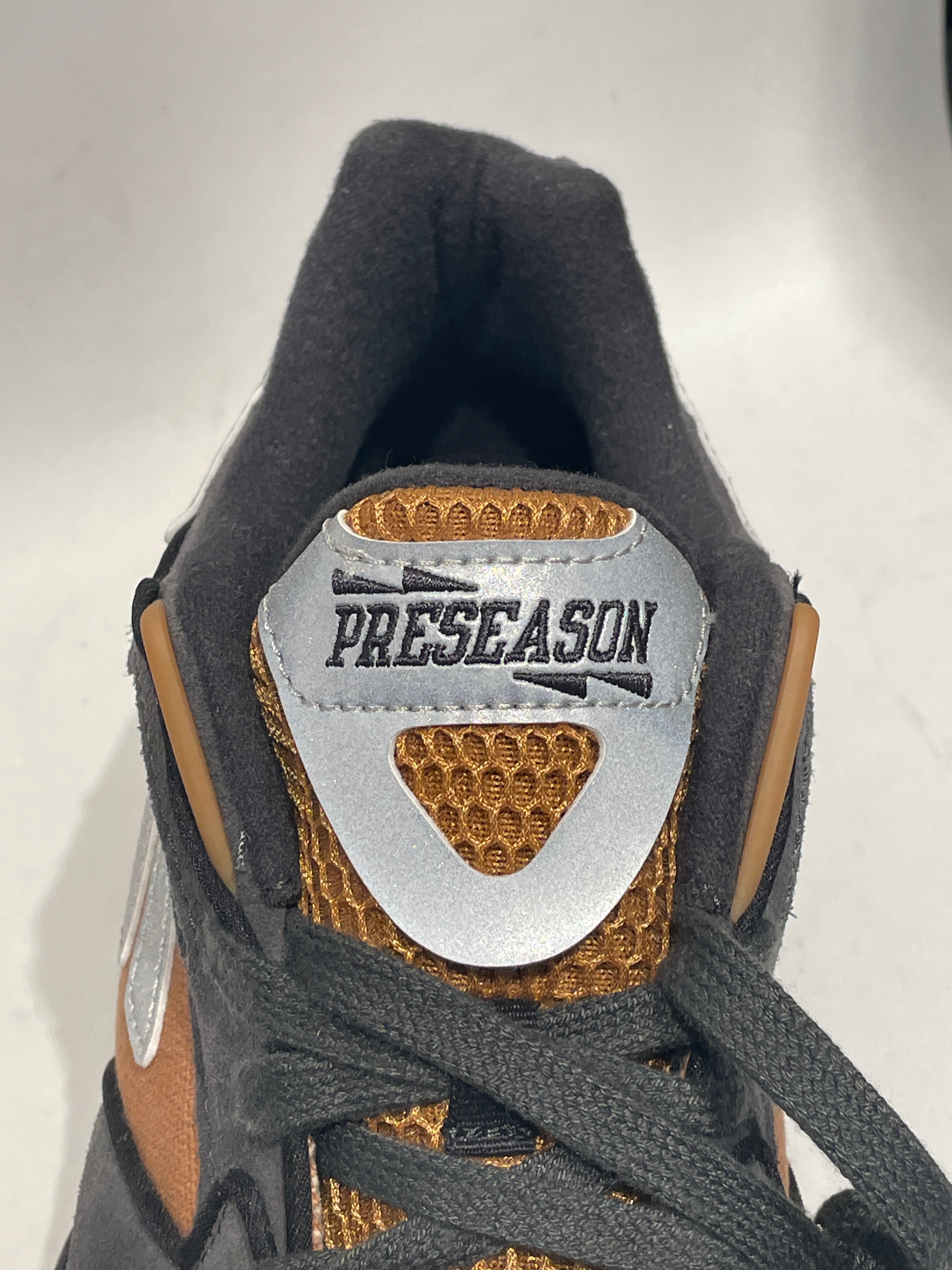 Reebok/Low-Sneakers/US 10.5/ORN/Preseason 94 view 3