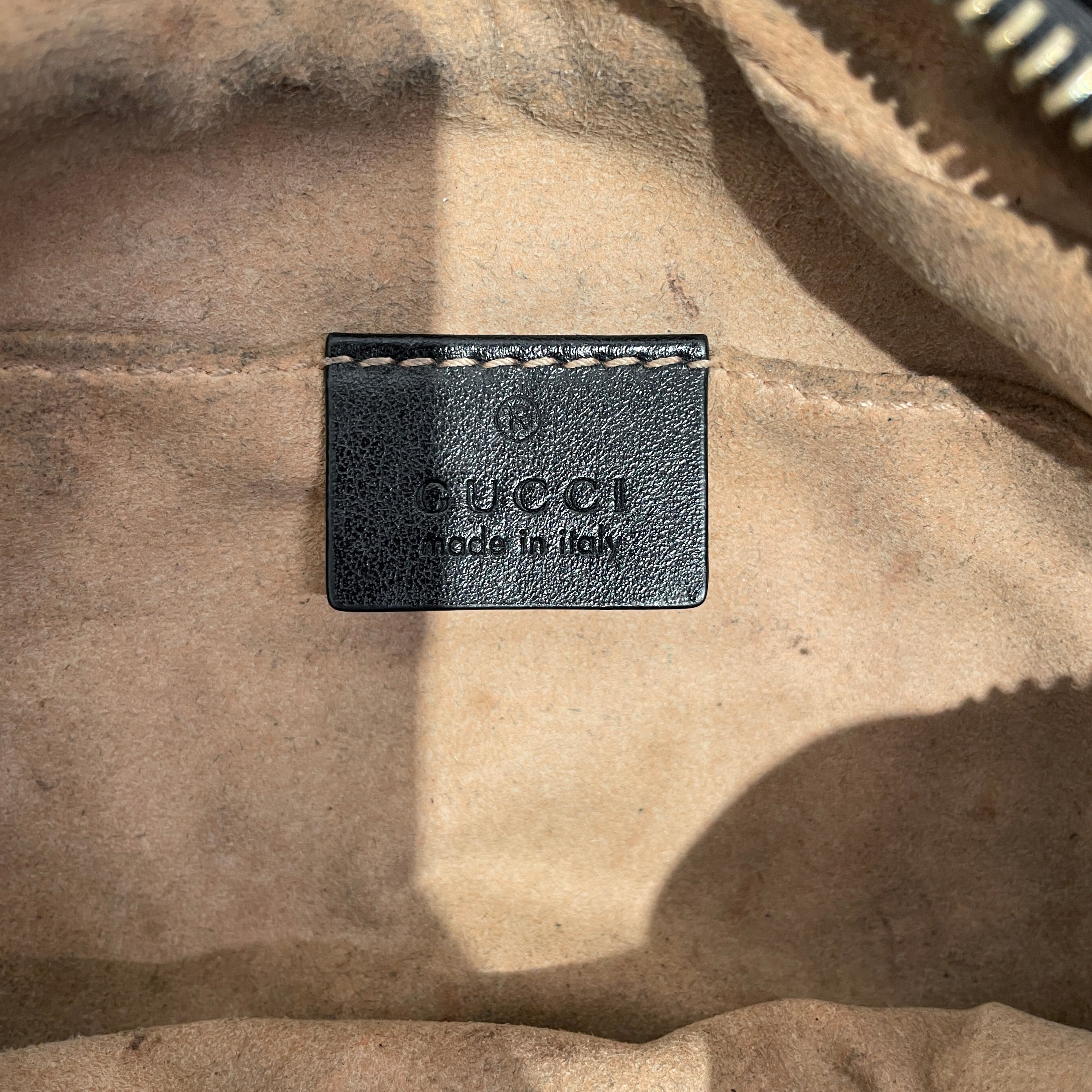 GUCCI/Bag/Leather/BLK/GOLD GUCCI LOGO view 6