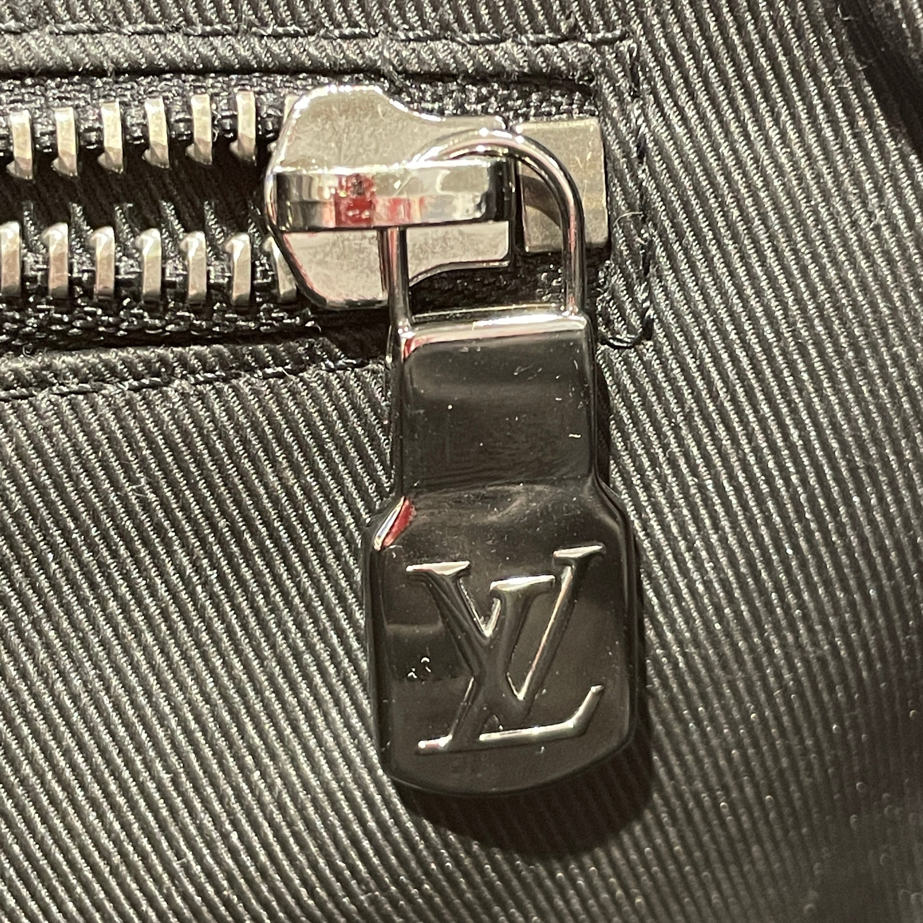 LOUIS VUITTON/Cross Body Bag/Monogram/Leather/BLK/LOUIS VUITTON VOYAGER view 10