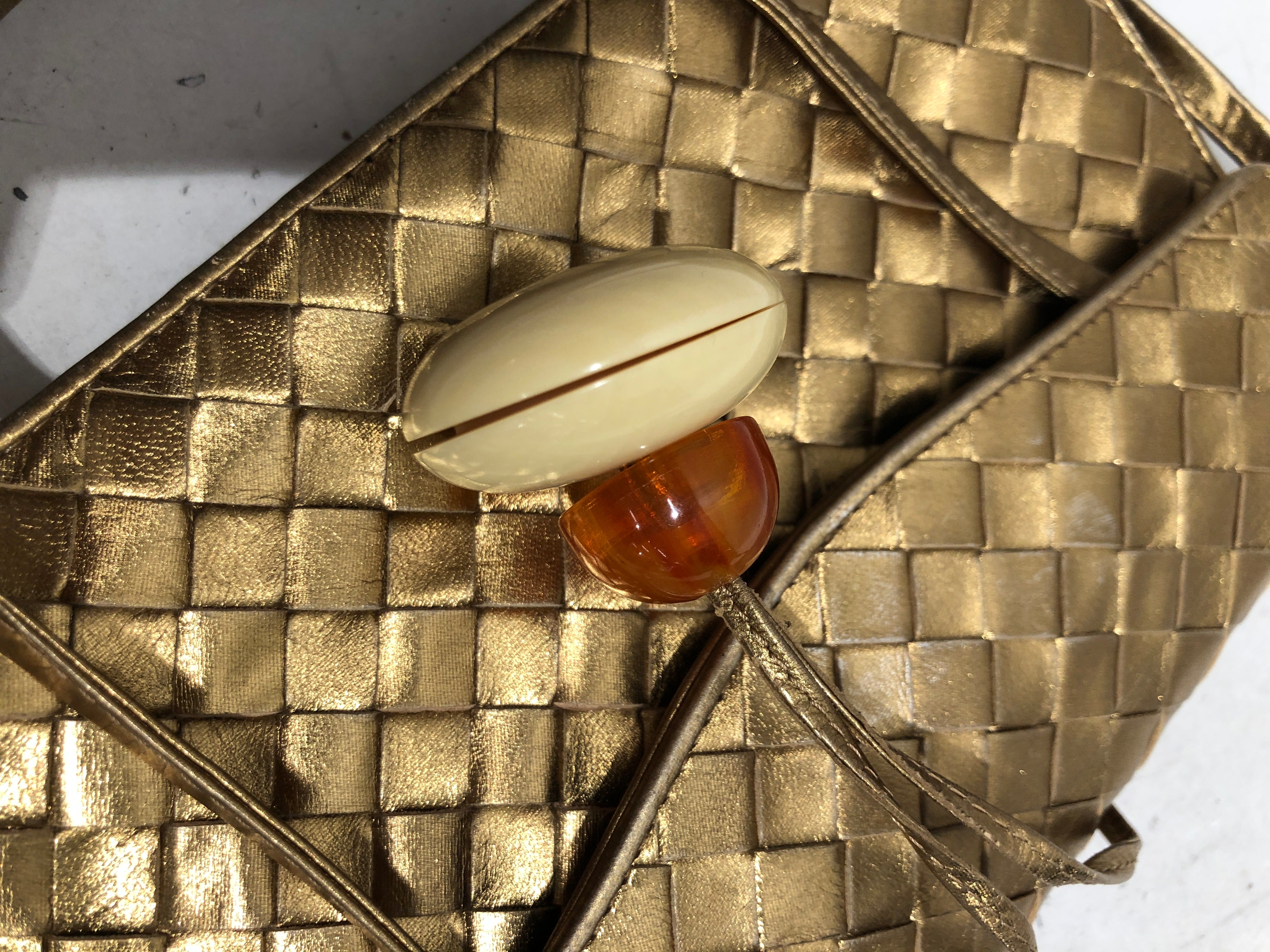 BOTTEGA VENETA/Cross Body Bag/Leather/GLD/woven leather bag w ornament view 3