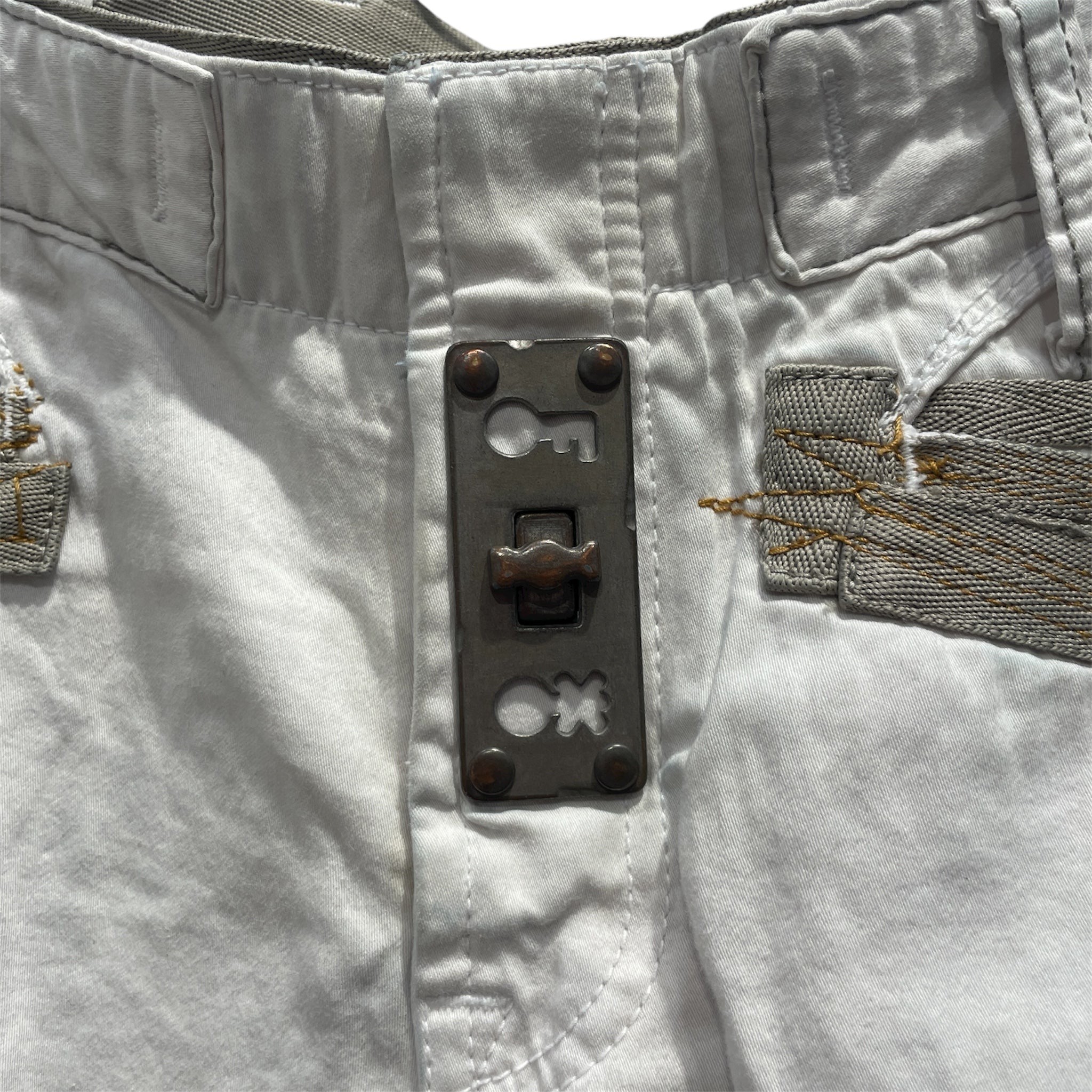 MARITHE FRANCOIS GIRBAUD/Shorts/28/Cotton/WHT/Early 2000s Bermuda Lock Short view 3
