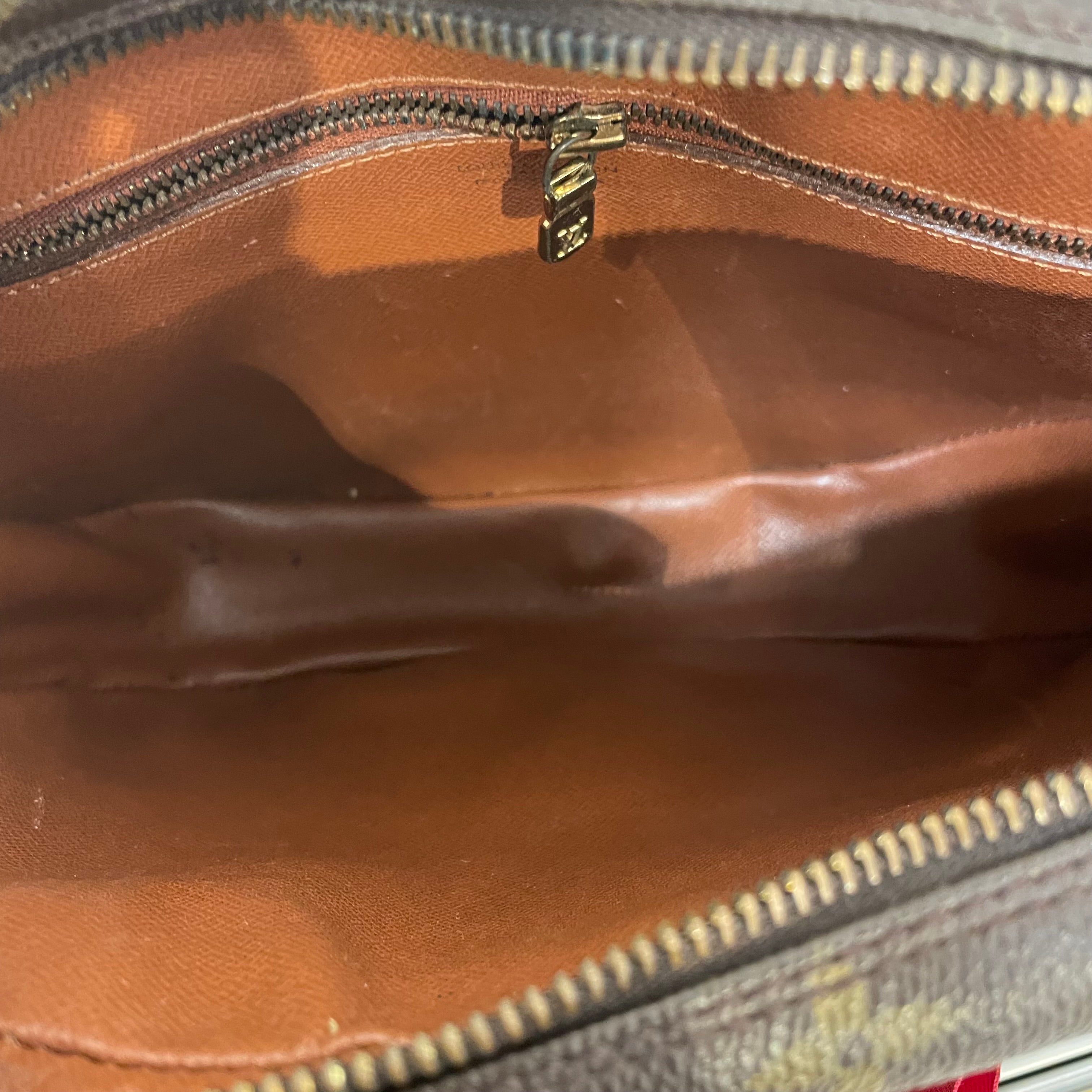 LOUIS VUITTON/Cross Body Bag/Monogram/Leather/BRW/jeune fille crossbody view 4