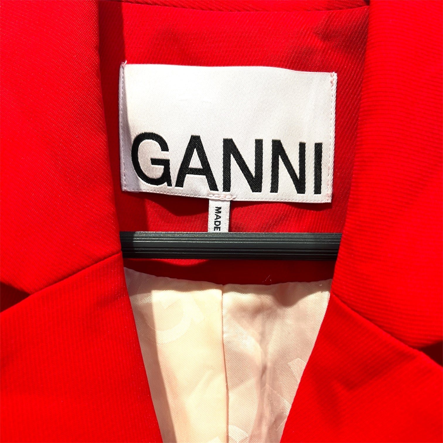 GANNI/Tailored Jkt/40/Polyester/RED/Plain blazer/ black buttons view 3