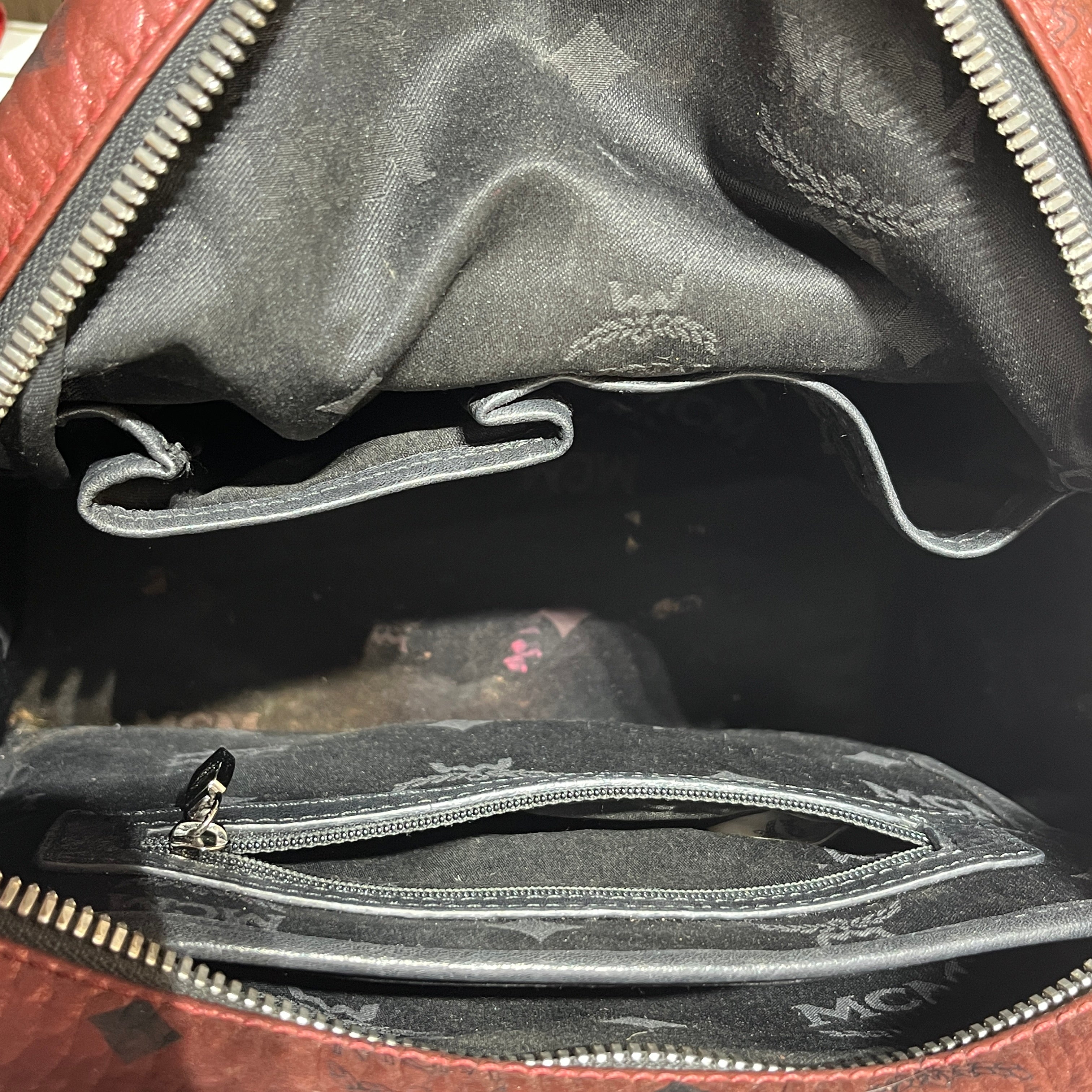 MCM/Backpack/Leather/RED/red medium bckpck view 4