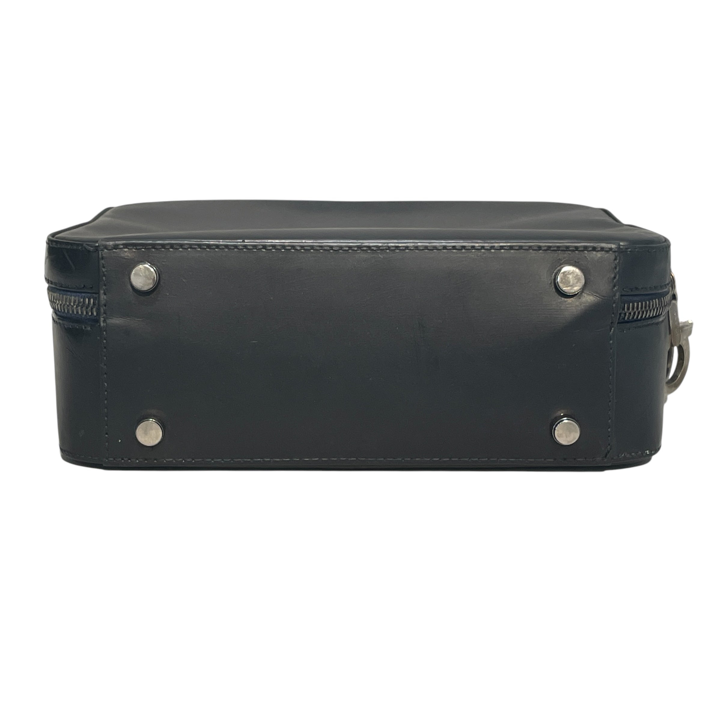 Salvatore Ferragamo/Cross Body Bag/Leather/BLK/Leather Silver Camera Bag view 3