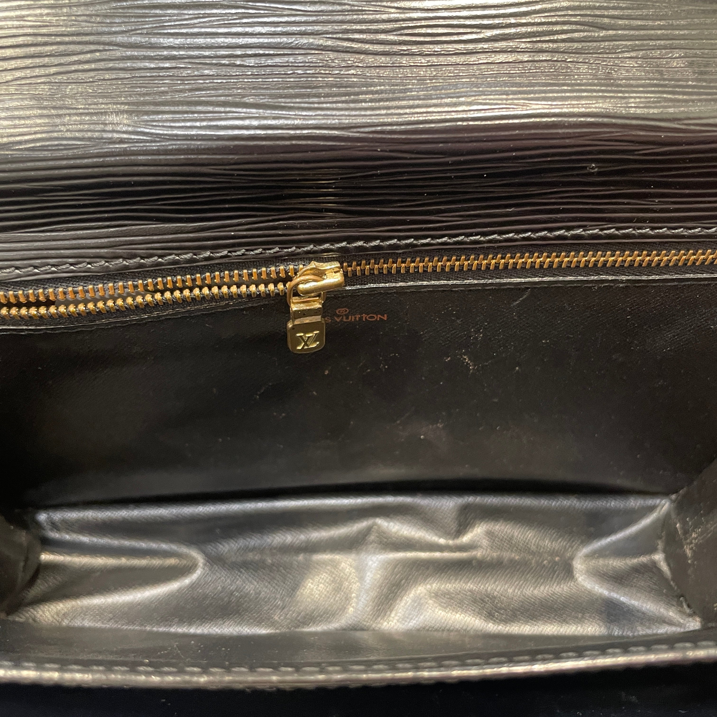 LOUIS VUITTON/Clutch Bag/Leather/BLK/Epi Pochette Sellier Dragonne view 4