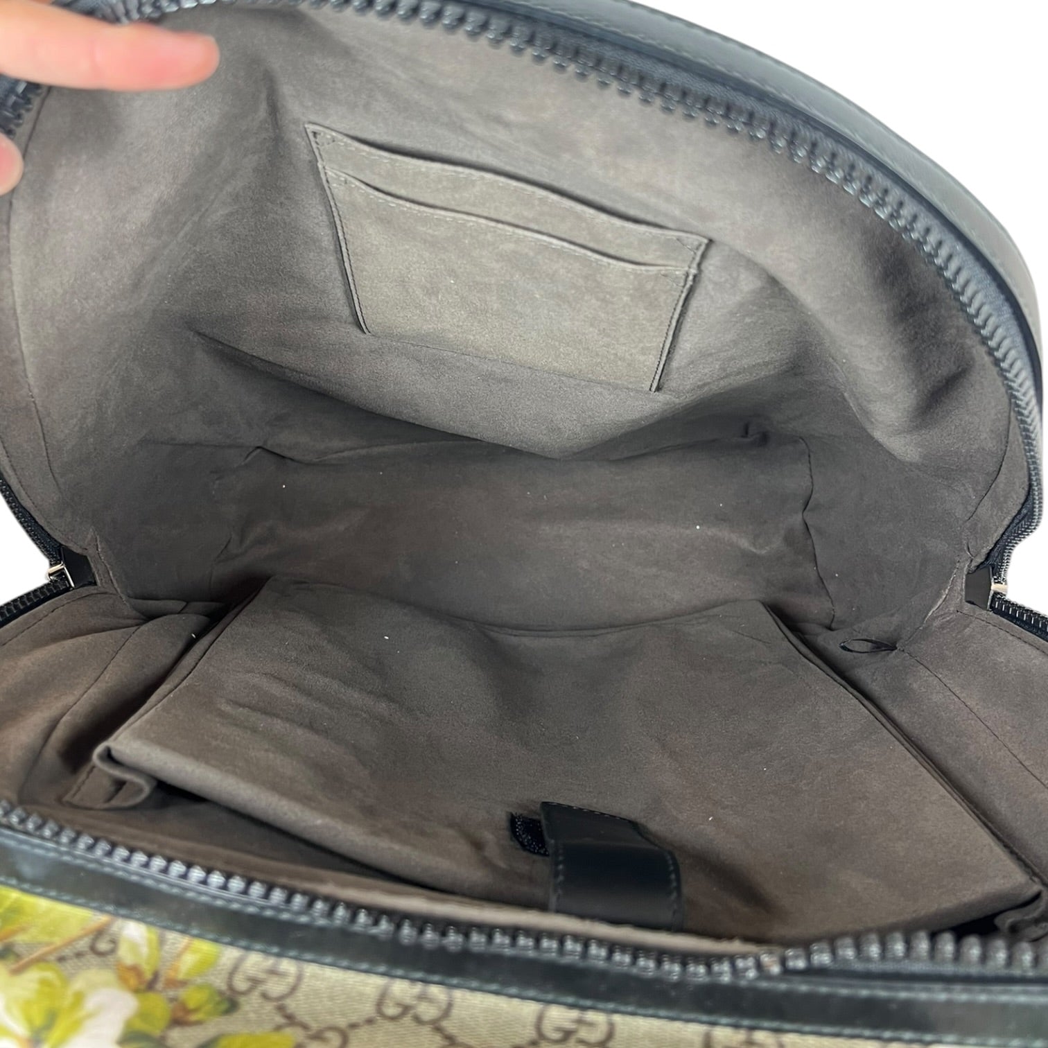 GUCCI/Backpack/Monogram/BEG/Bloom Backpack view 3