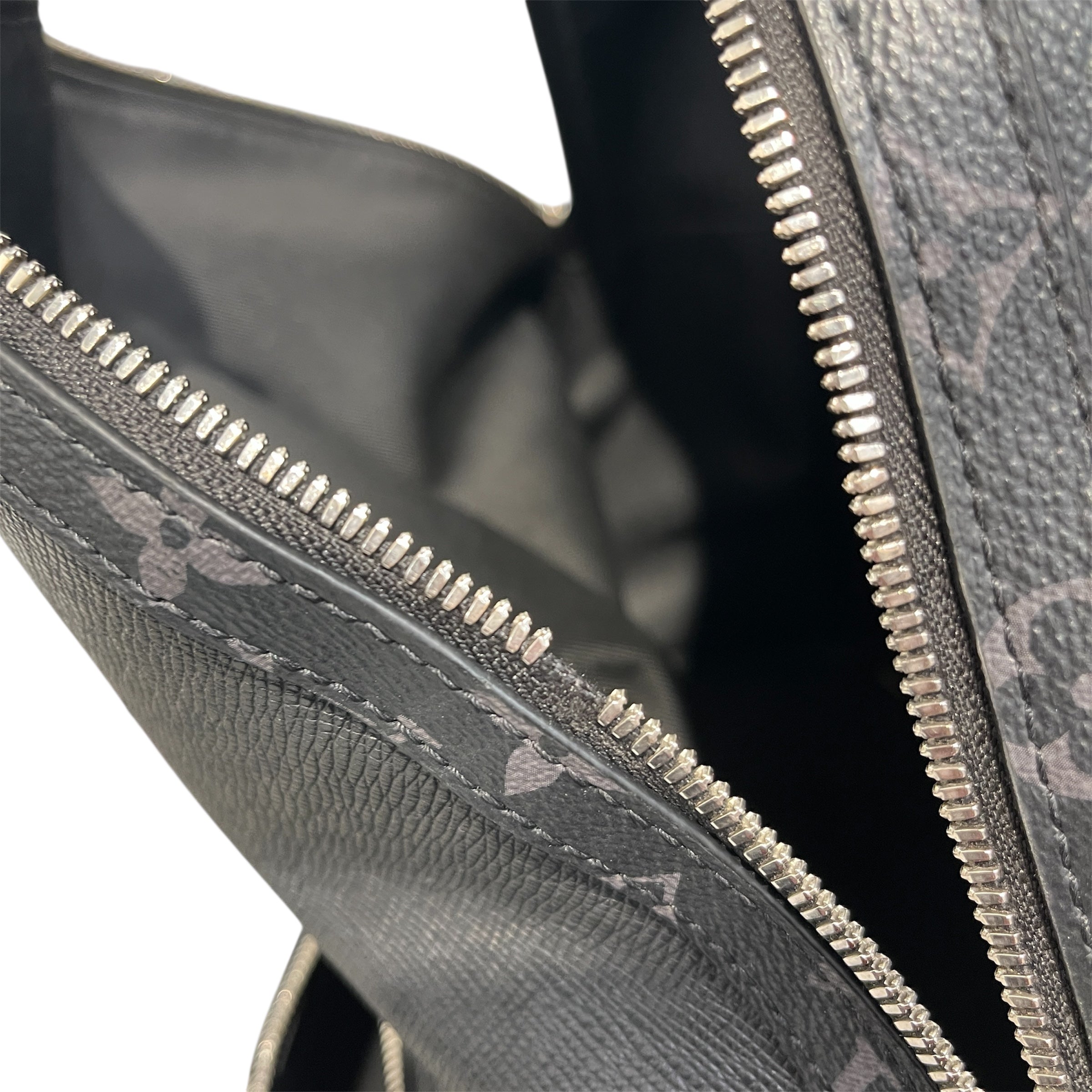 LOUIS VUITTON/Backpack/Monogram/Leather/BLK/Discovery Bag view 6