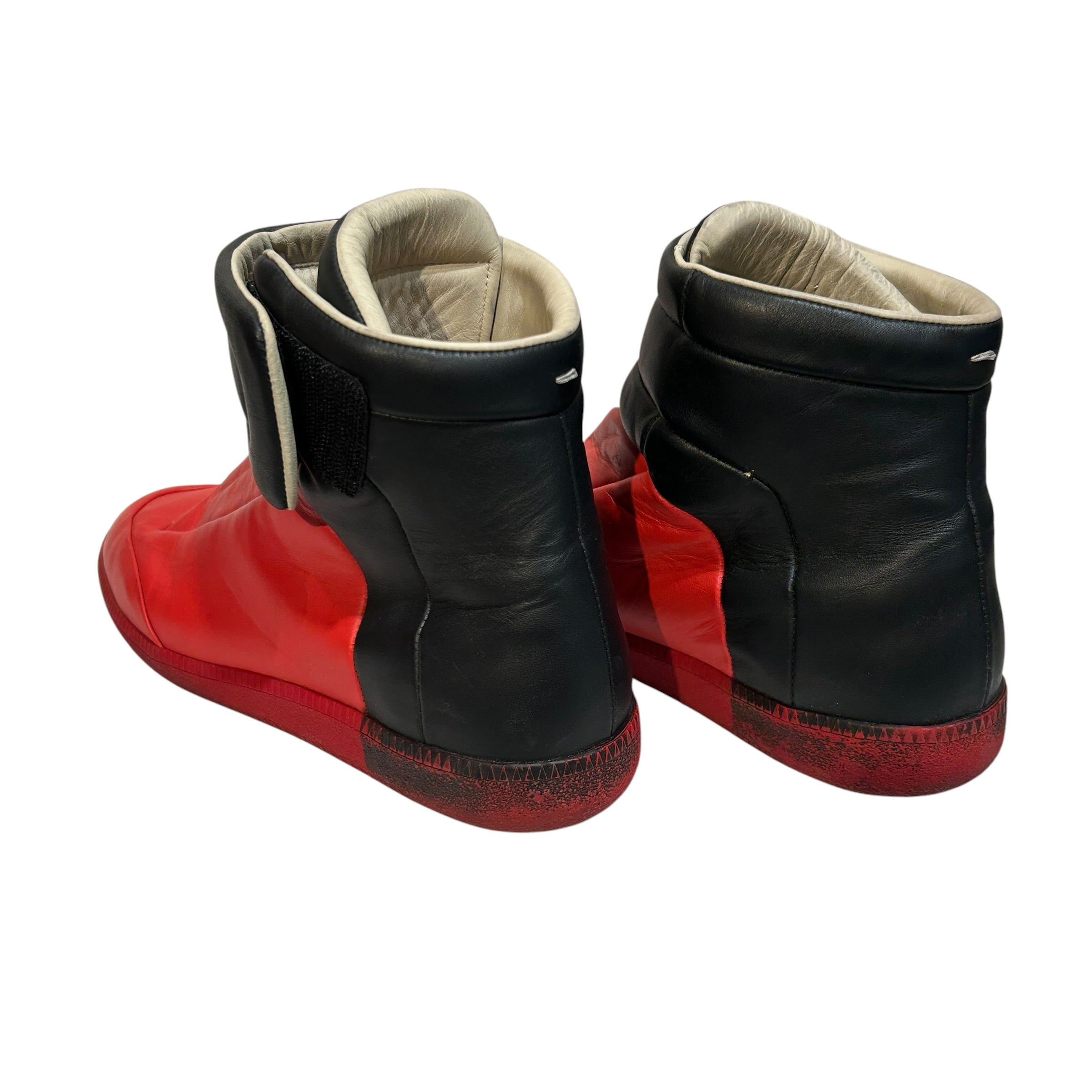 Maison Margiela/Hi-Sneakers/US 9/Leather/BLK/future high/red front view 2