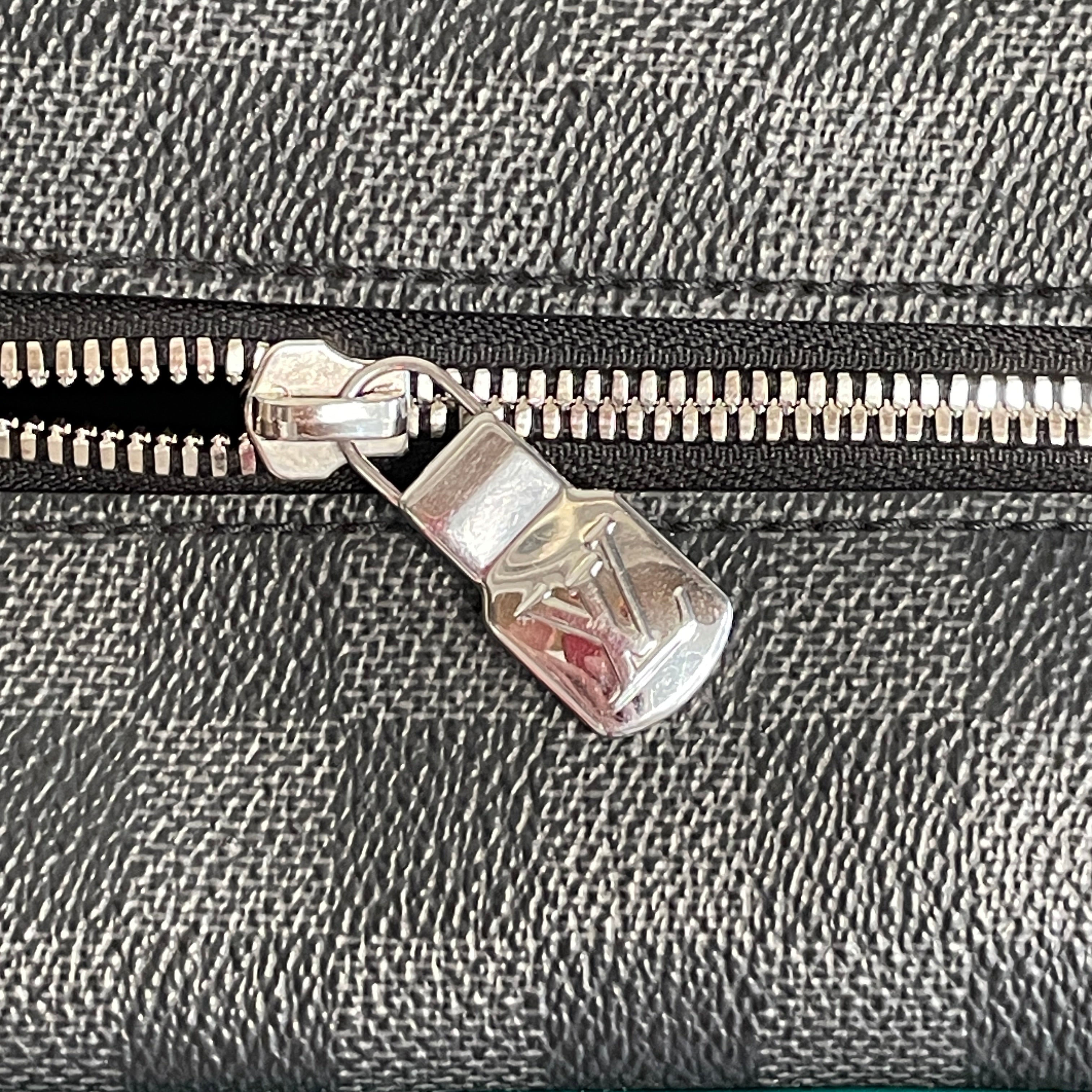 LOUIS VUITTON/Pouch/All Over Print/Leather/BLK/locket dropp kit green buckle view 6