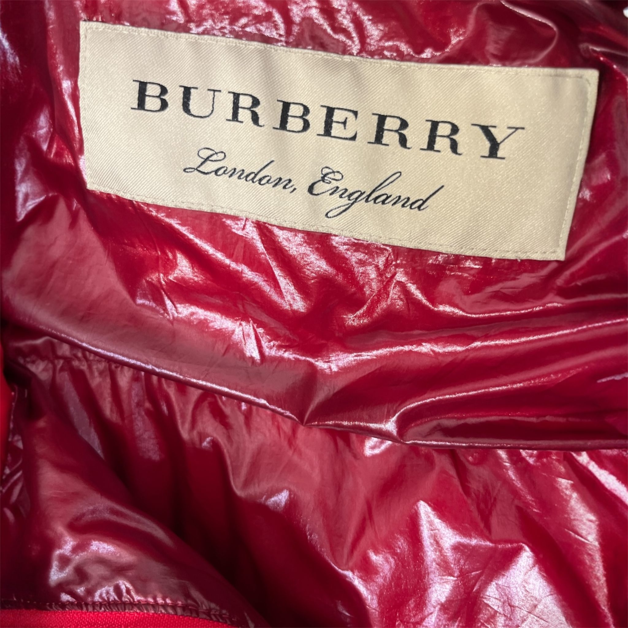BURBERRY/Puffer Vest/52/Nylon/RED/ALL RED NYLON PUFFER VEST view 3