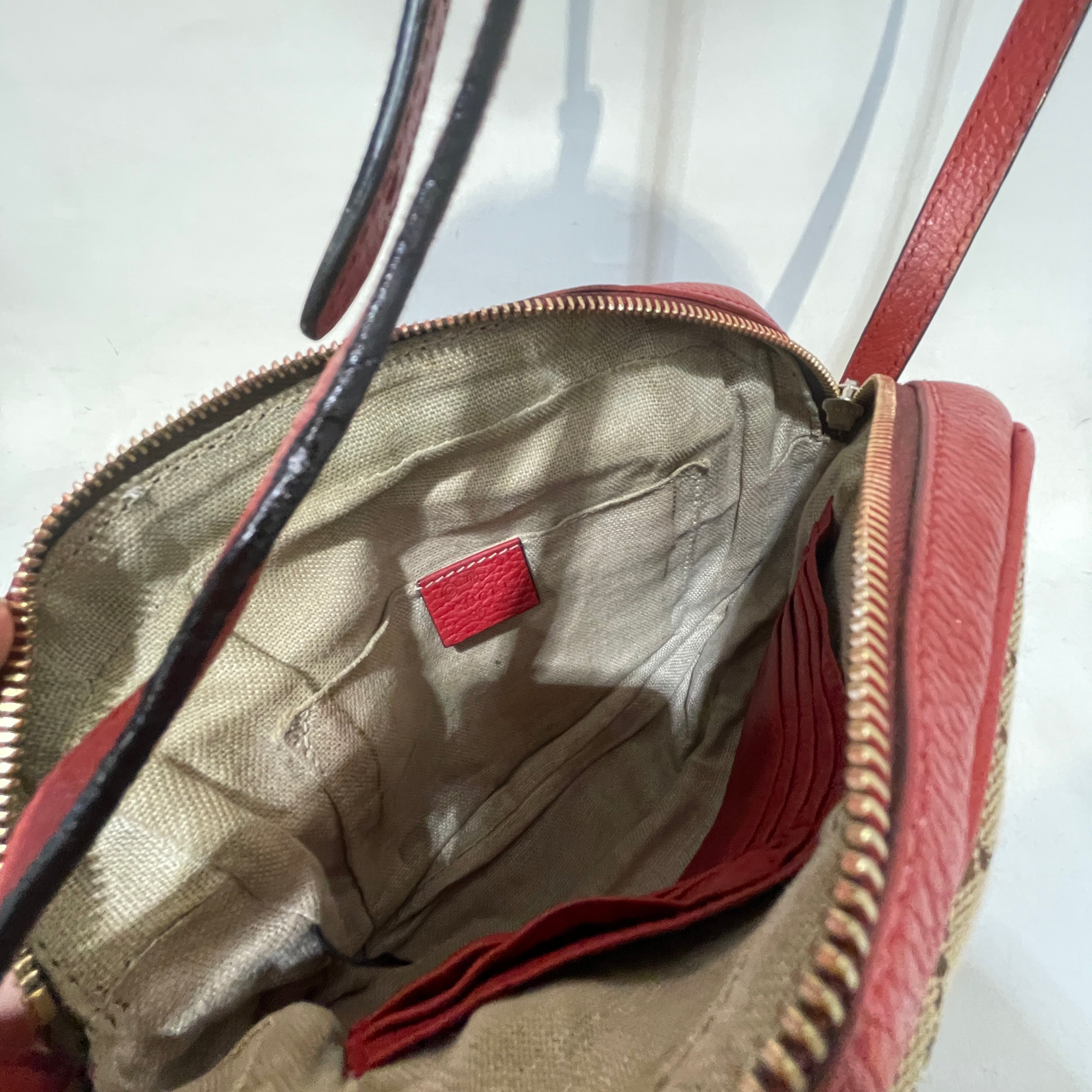 GUCCI/Cross Body Bag/Monogram/Leather/RED/Bree GG Monogram view 3