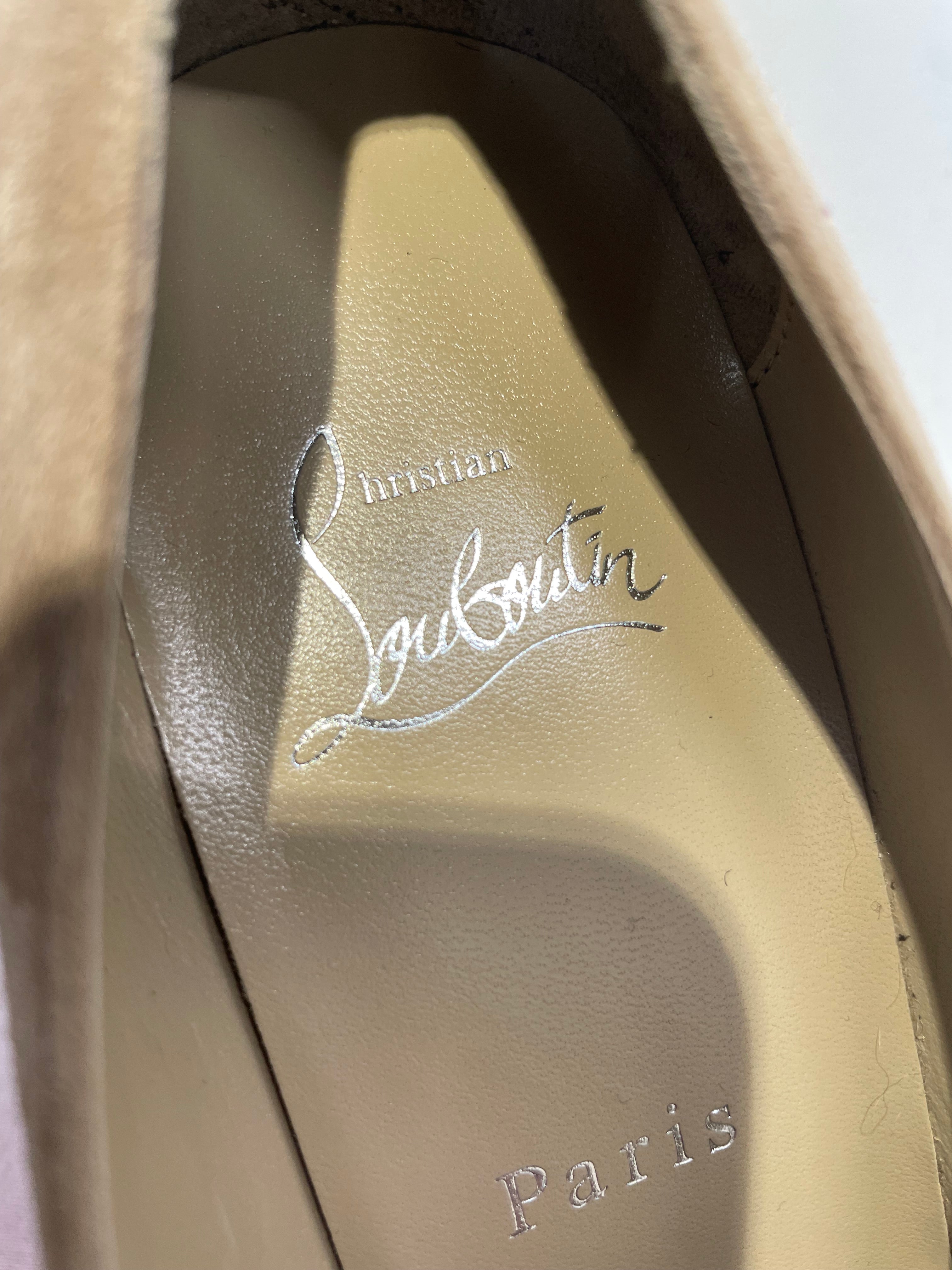 Christian Louboutin/Heels/EU 39/Suede/BEG/BEIGE SUEDE LOUBITINS view 3