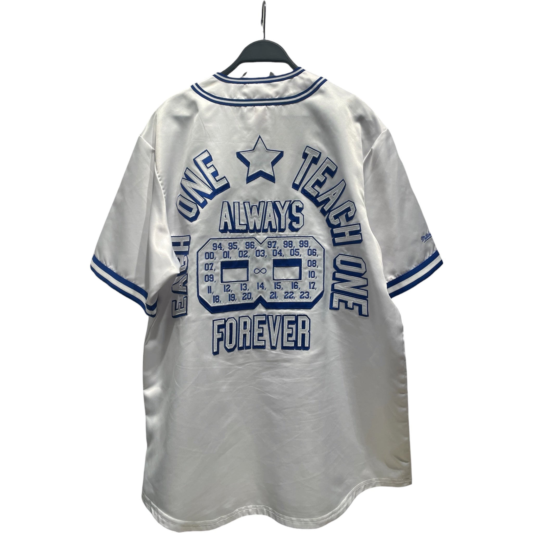 Supreme/mitchell&ness/Shirt/M/Polyester/WHT/Graphic/EACH ONE ALWAYS TEACH ONE/Jersey view 2