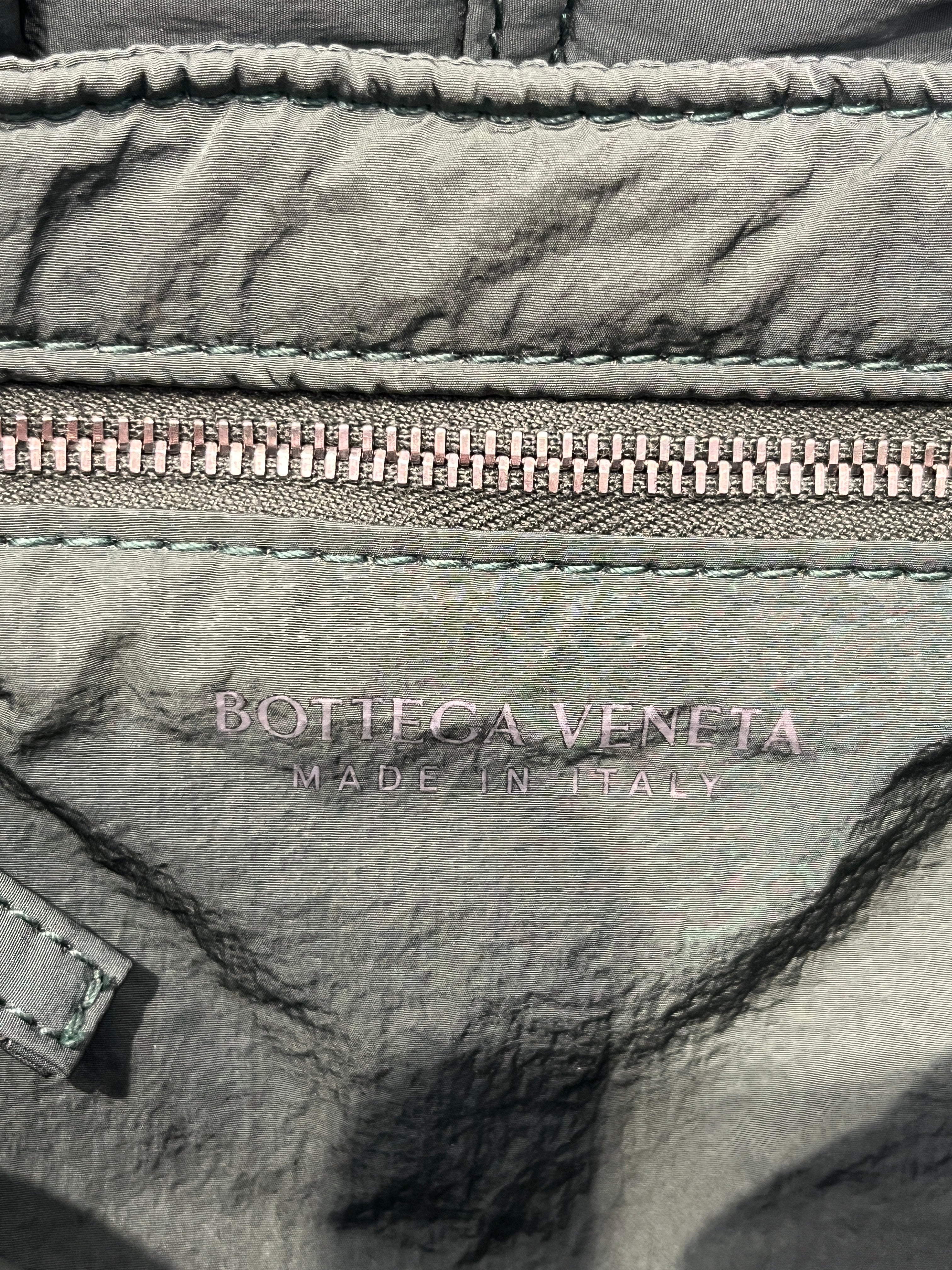 BOTTEGA VENETA/Bag/Nylon/GRN/PADDED TECH CASSETTE BAG view 5