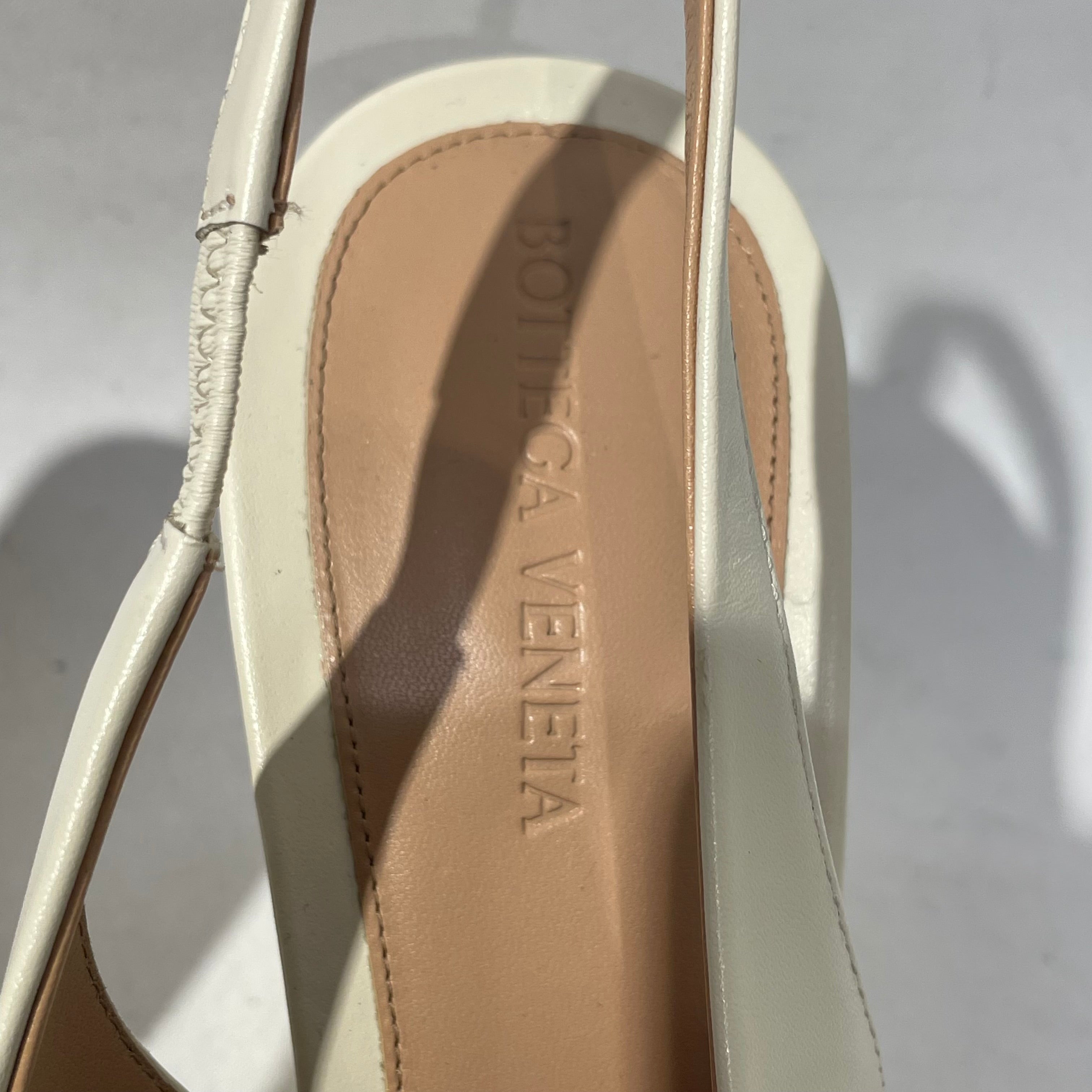 BOTTEGA VENETA/Heels/EU 41/Leather/CRM/U-Tip/GOLDEN KNOT STILLETTO view 4