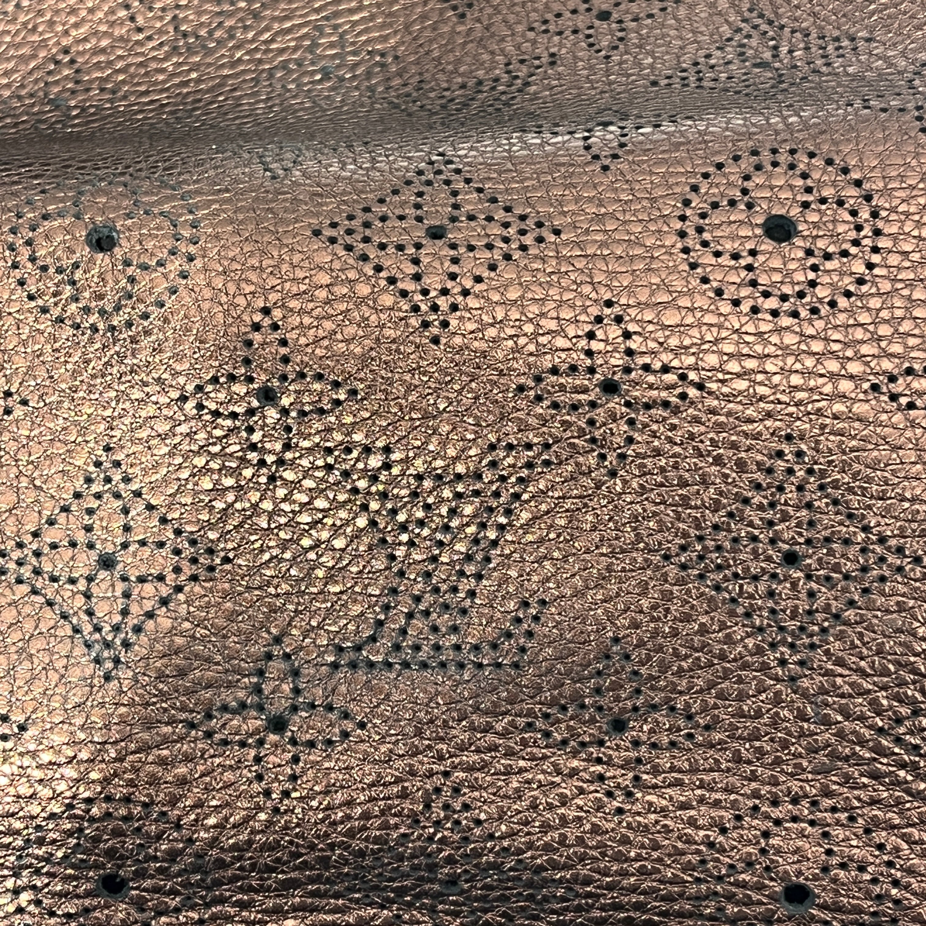 LOUIS VUITTON/Bag/OS/Leather/BRW/MAHINA HOBO BAG view 4