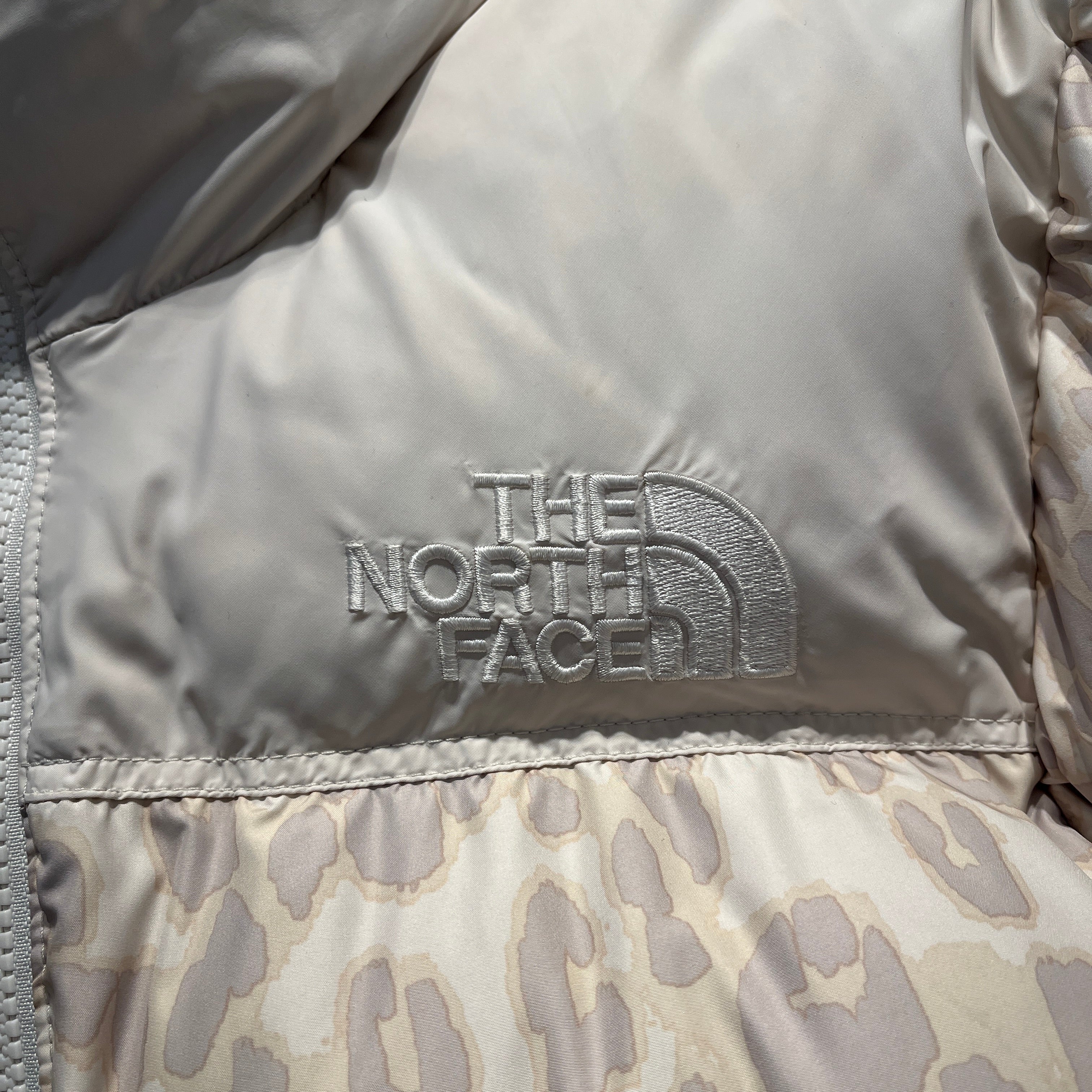THE NORTH FACE/Puffer Jkt/S/Leopard/Nylon/BEG/Single Breasted/LEOPARD PRINT ALL OVER view 3