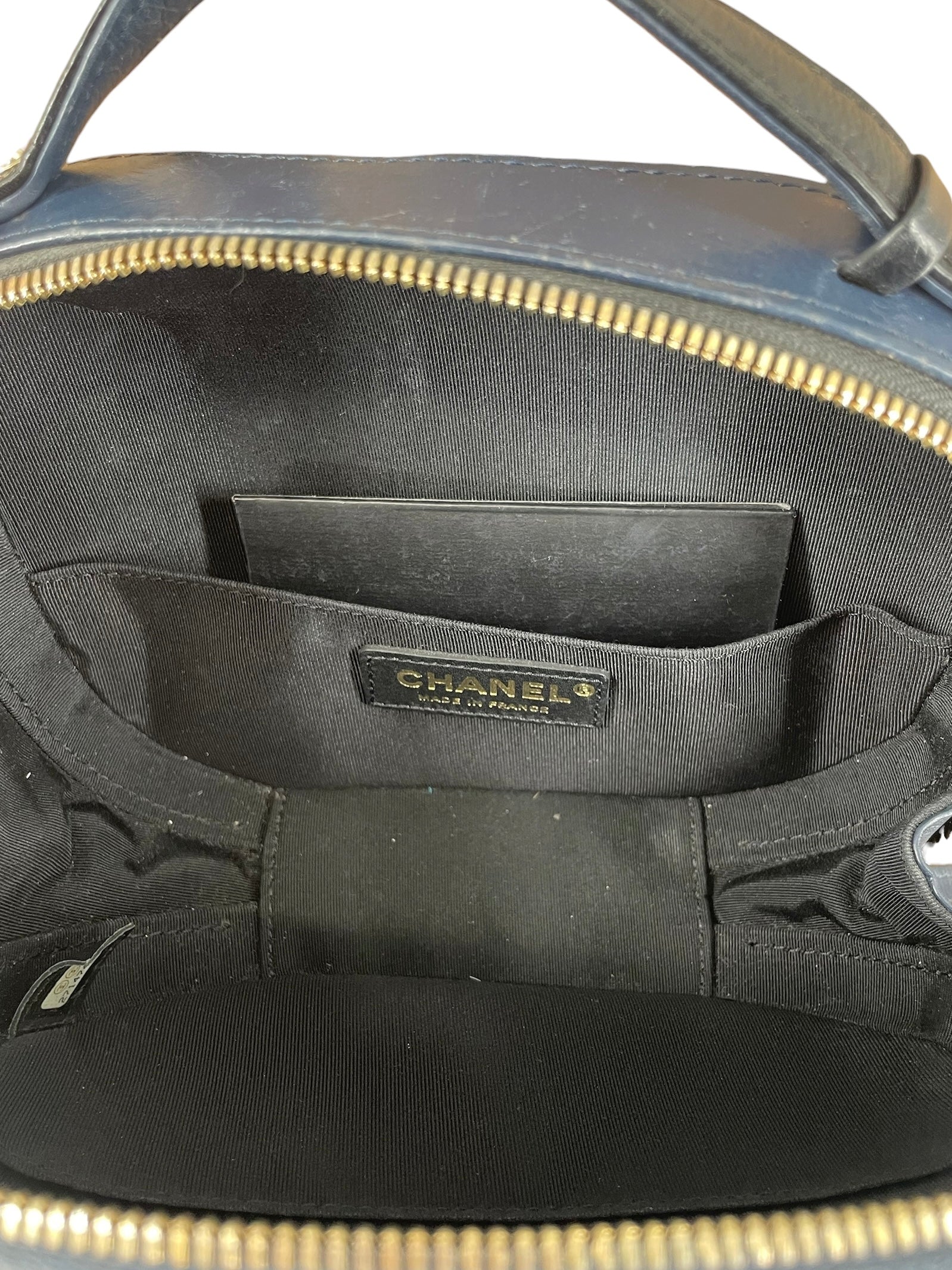 CHANEL/Bag/Leather/MLT/27147495 BLU BLK GLD HRDWRE view 5