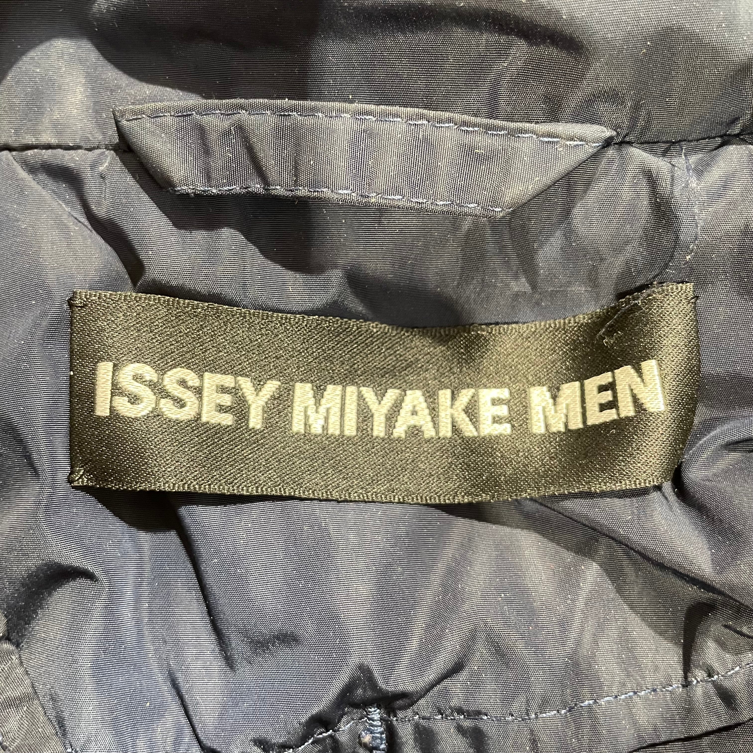ISSEY MIYAKE MEN/Jacket/3/Nylon/NVY/RAIN COAT view 3