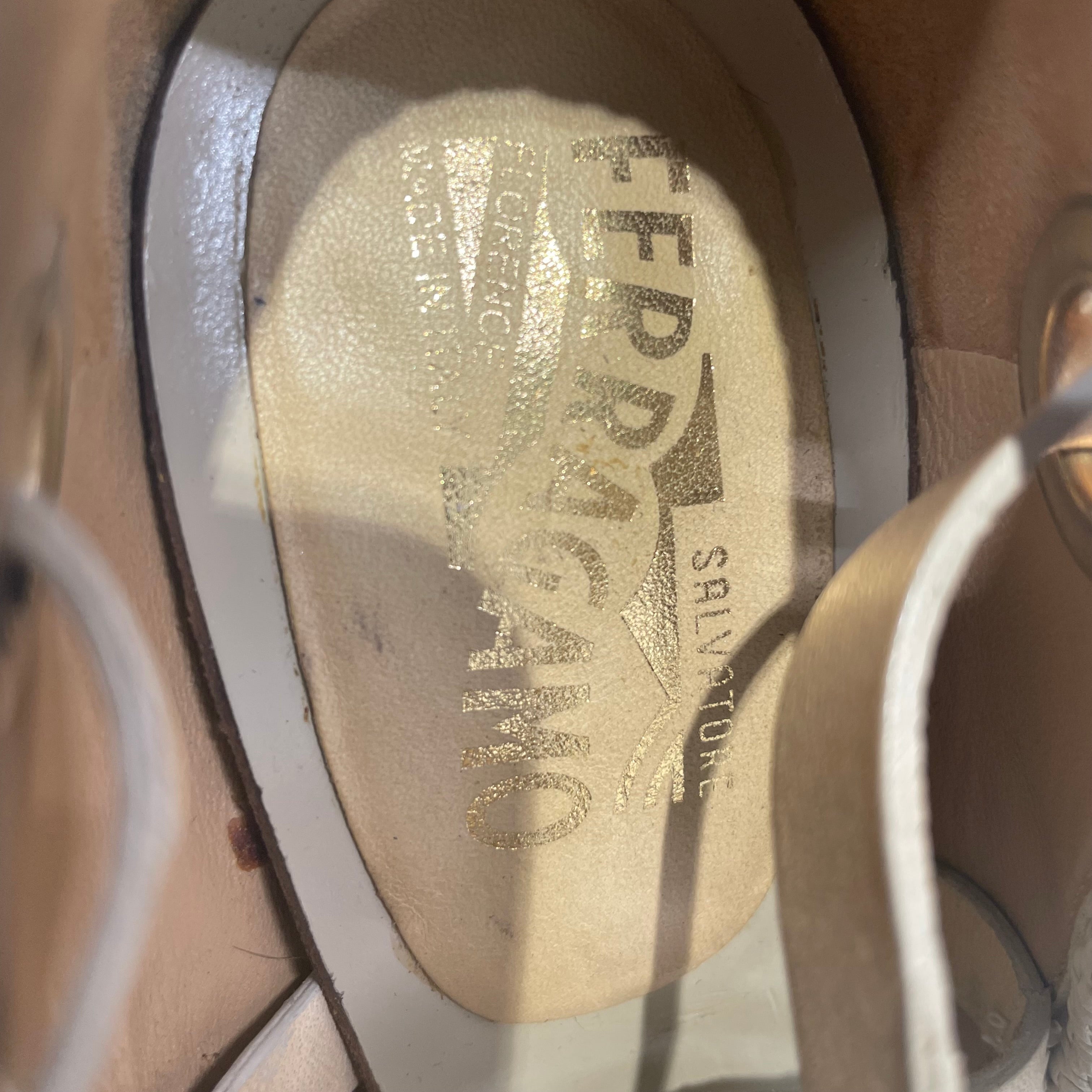 Salvatore Ferragamo/Sandals/US 9.5/Leather/CRM/3324 36115 brass loops view 3