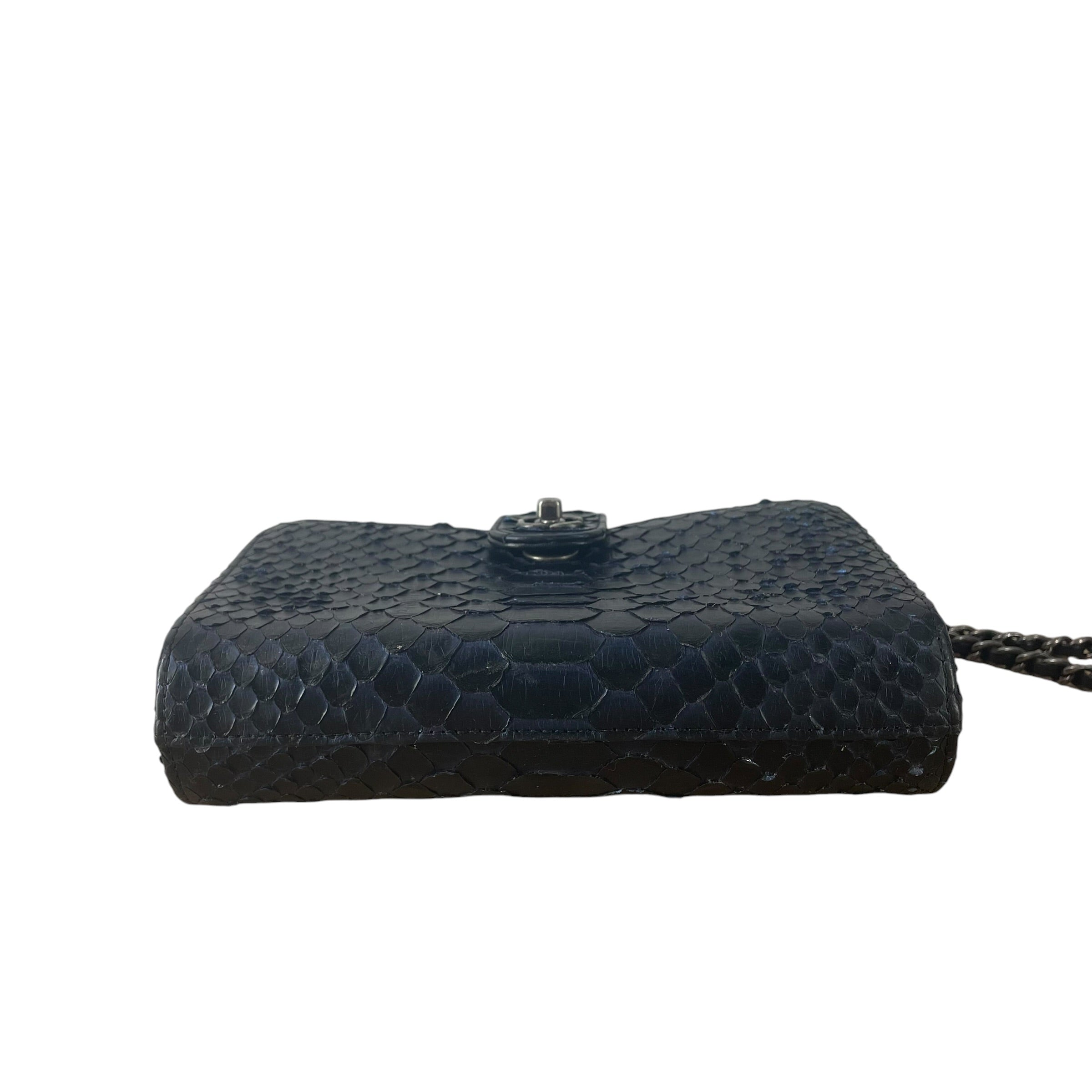 CHANEL/Cross Body Bag/NVY/26718330 PYTHON CROSSBODY view 4