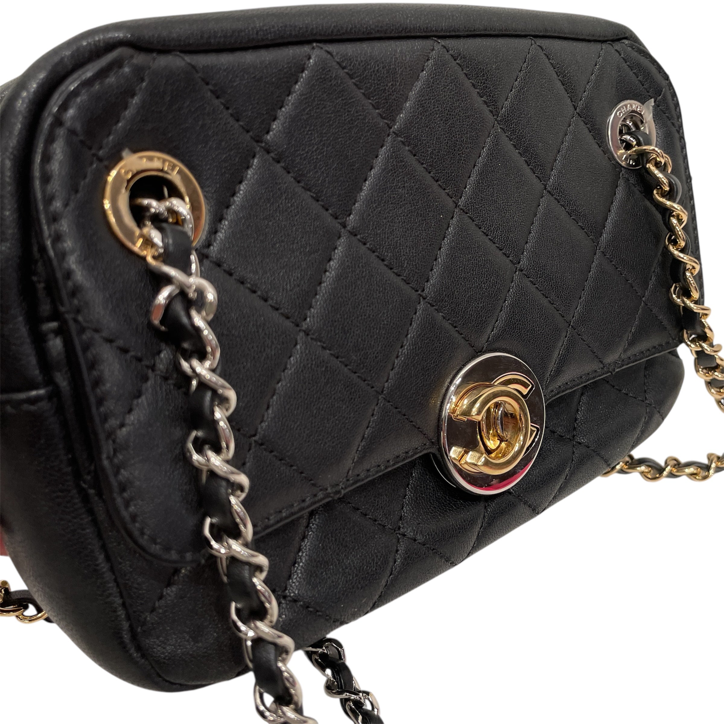 CHANEL/Cross Body Bag/Leather/BLK/28417541 QUILTED CAMERA BAG view 5