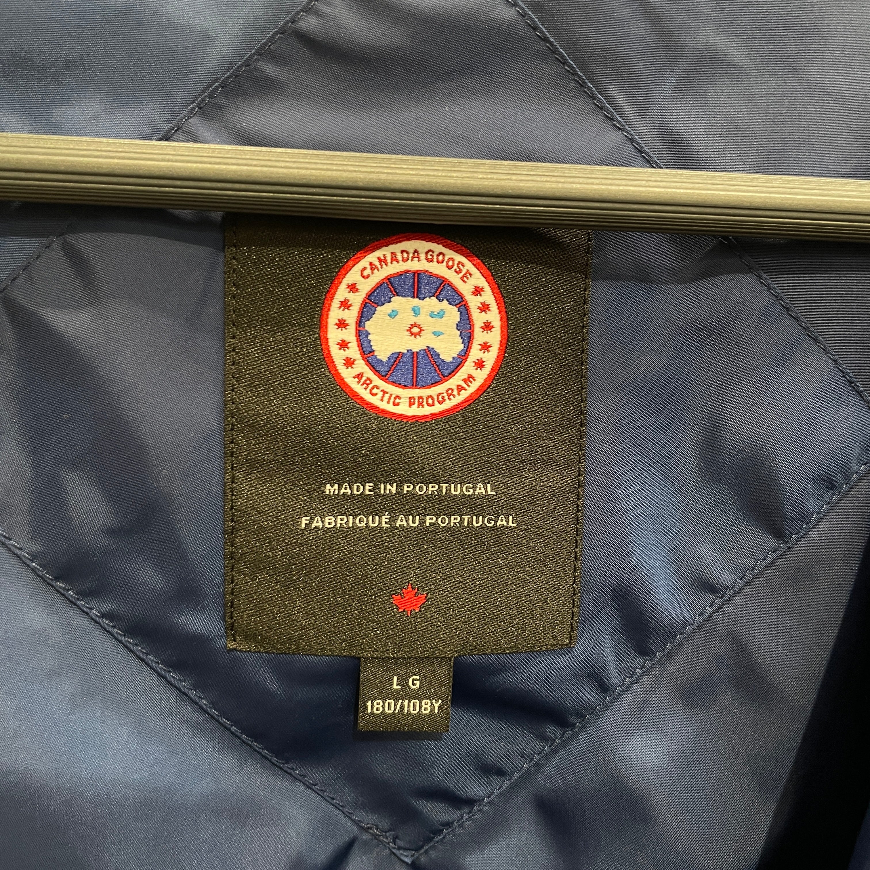 CANADA GOOSE/Windbreaker/L/Cotton/NVY/BLUE PATHC ON RIGHT ARM view 3
