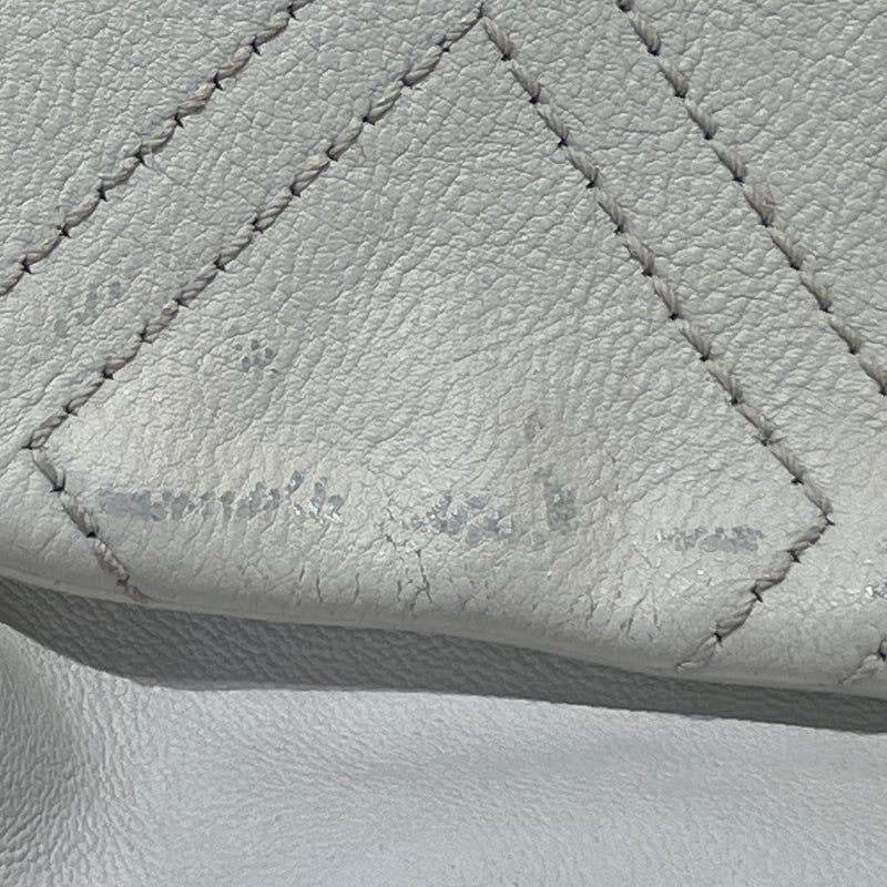 CHANEL/Cross Body Bag/Leather/WHT/CLASSIC FLAP
