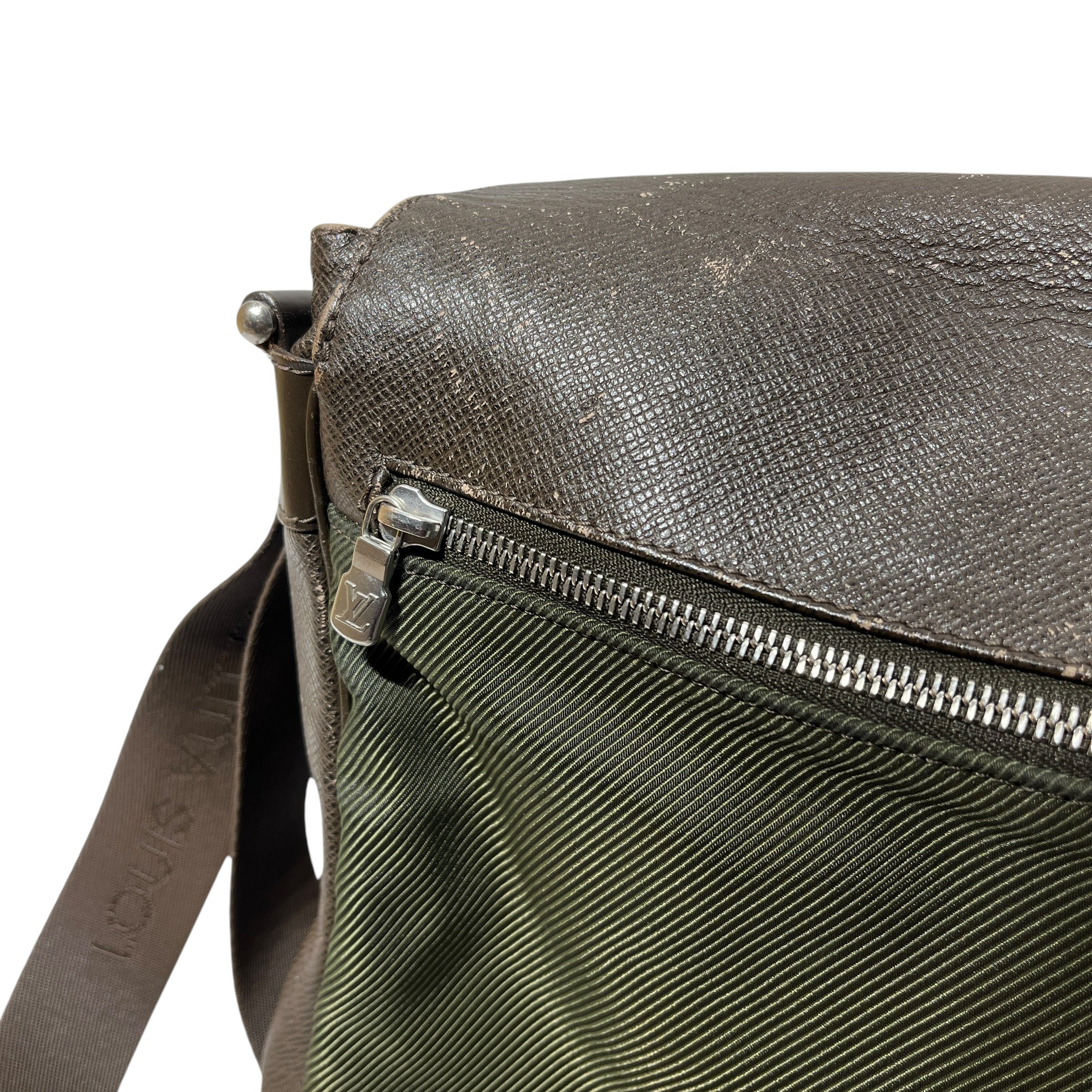 LOUIS VUITTON/Cross Body Bag/Leather/BRW/messenger bag, silver accents view 6