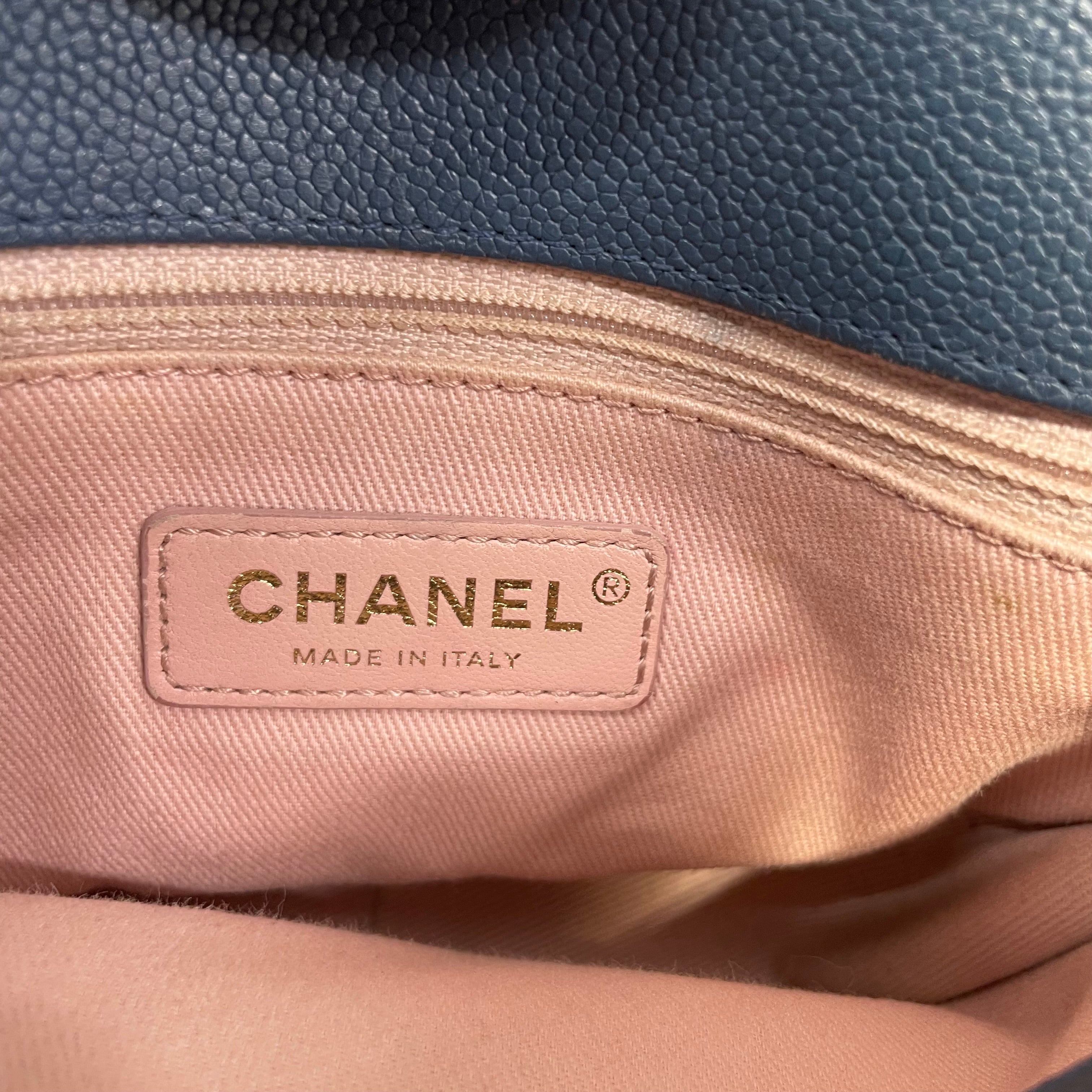 CHANEL/Cross Body Bag/Leather/BLU/23581904/pariscuba thread flap view 6