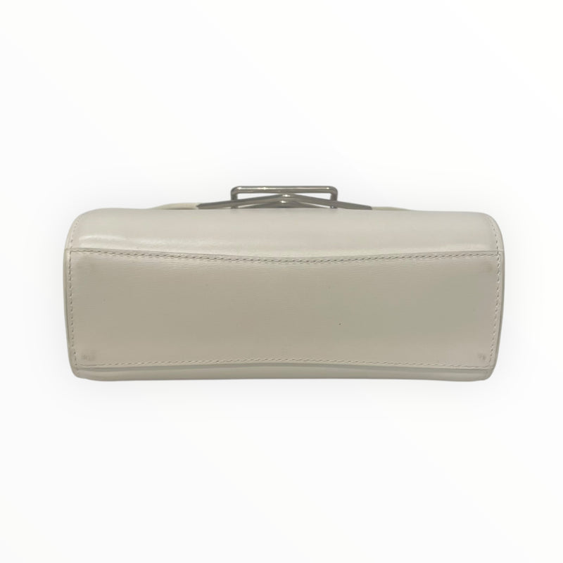 BOTTEGA VENETA/Cross Body Bag/Leather/WHT/metal opening