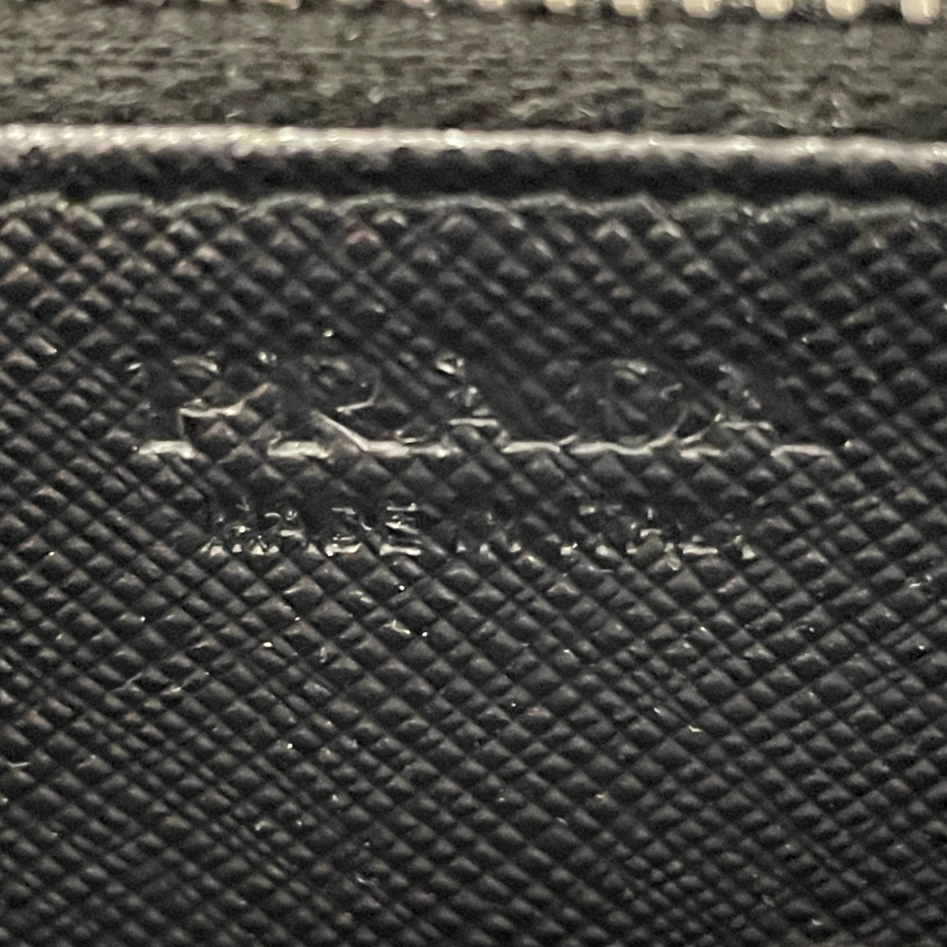 PRADA/Wallet/Leather/BLK/silver zipper/card holders/ltr view 4