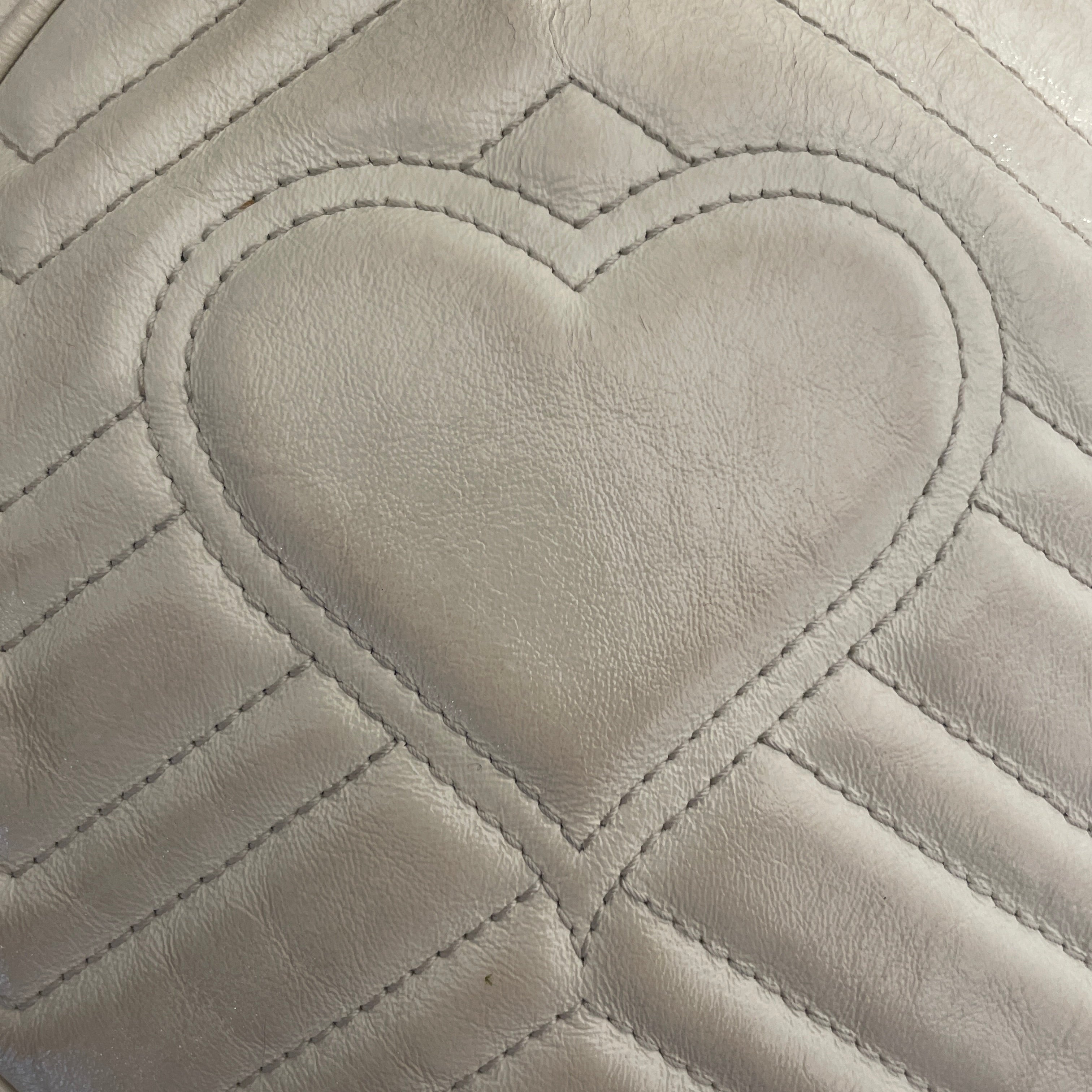 GUCCI/Cross Body Bag/Leather/CRM/marmont mini quilt heart view 6