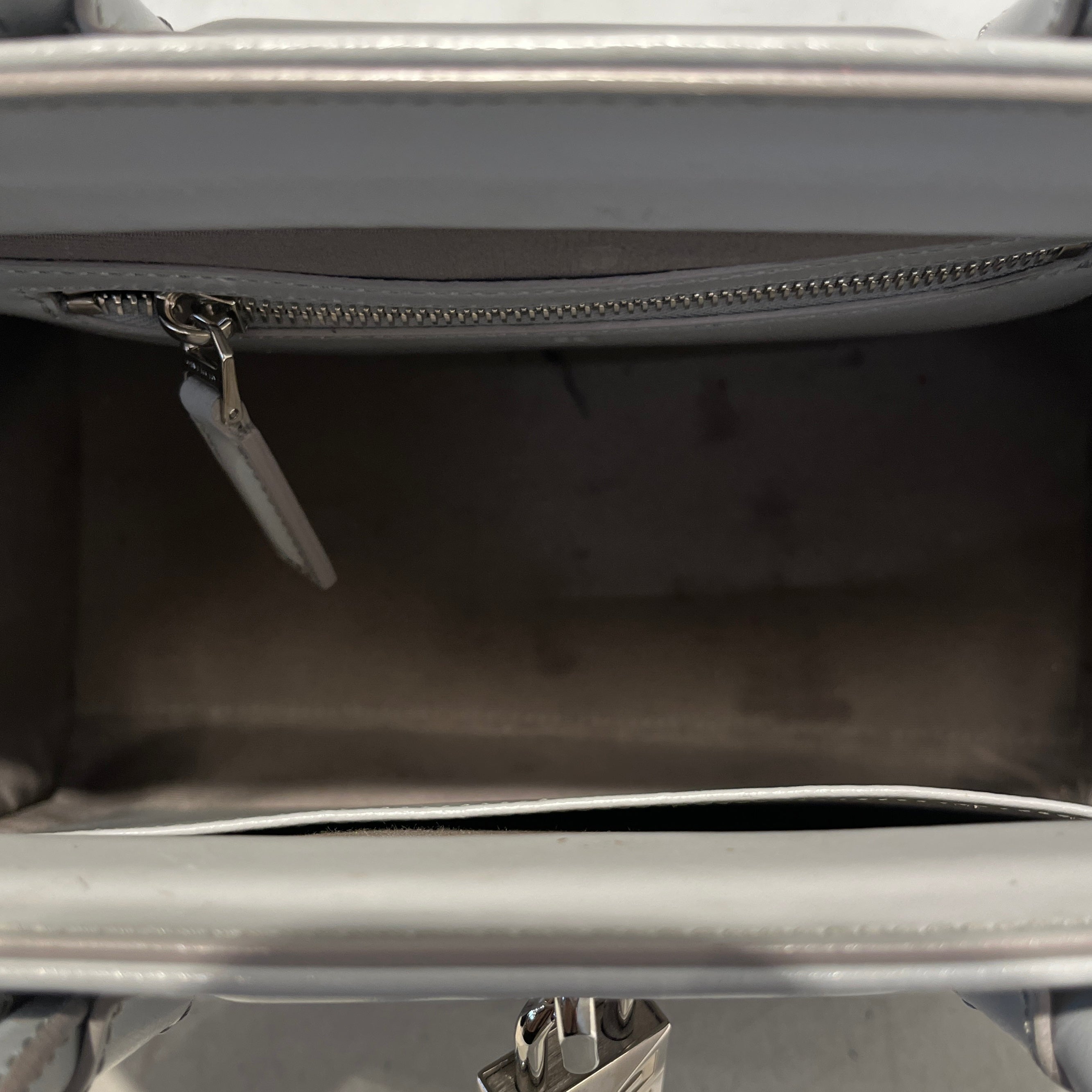 GIVENCHY/Hand Bag/OS/Leather/GRY/Antigona Leather Lock Bag view 6