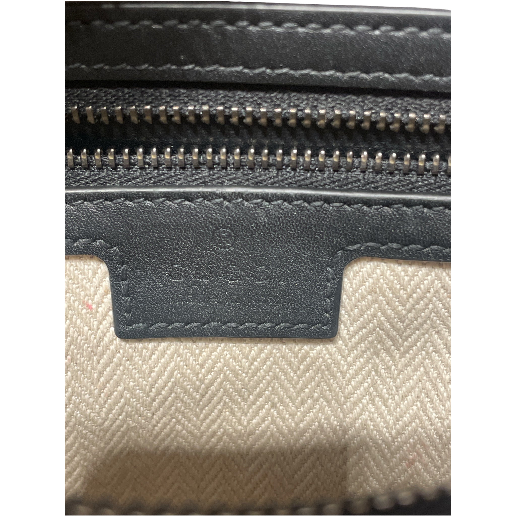 GUCCI/Cross Body Bag/Monogram/Leather/BLK/GG Emblem Small Crossbody Bag view 4