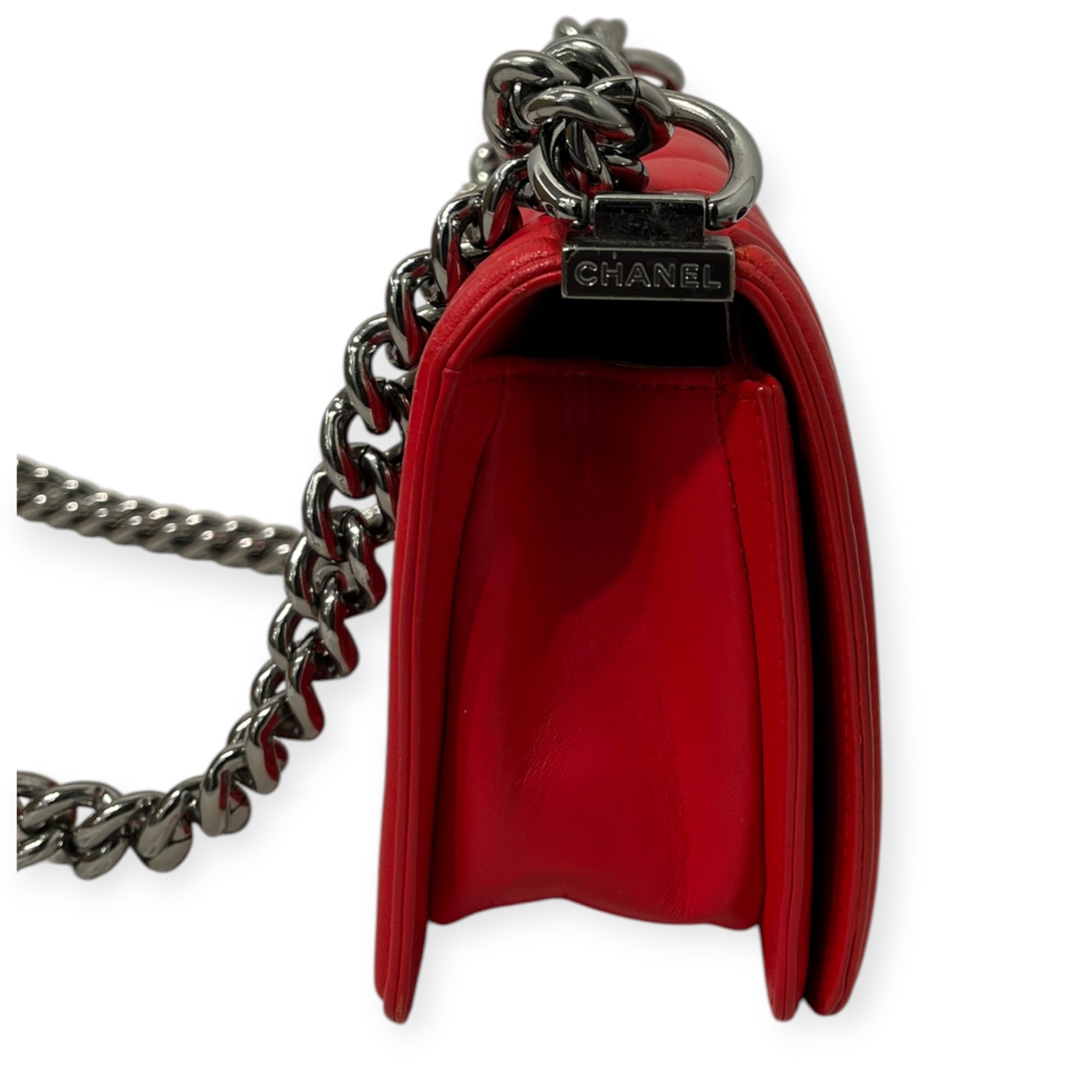 CHANEL/Bag/Lambskin/RED/LAMBSKIN CHEVRON BOY FLAP view 4